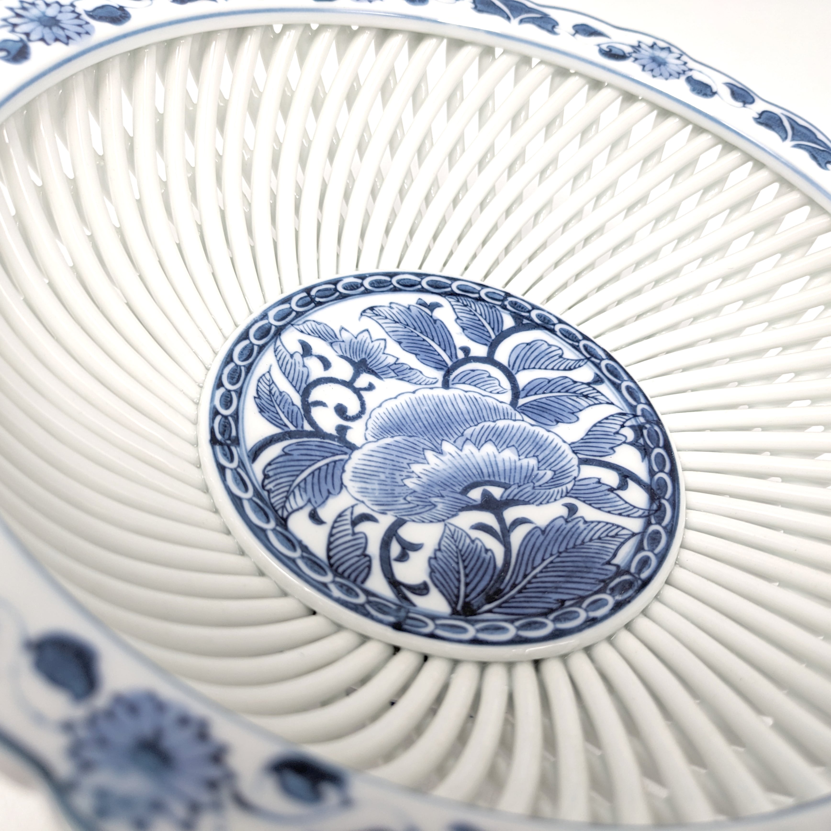 0525有田焼 琴峰窯 透かし 波佐見焼 花瓶