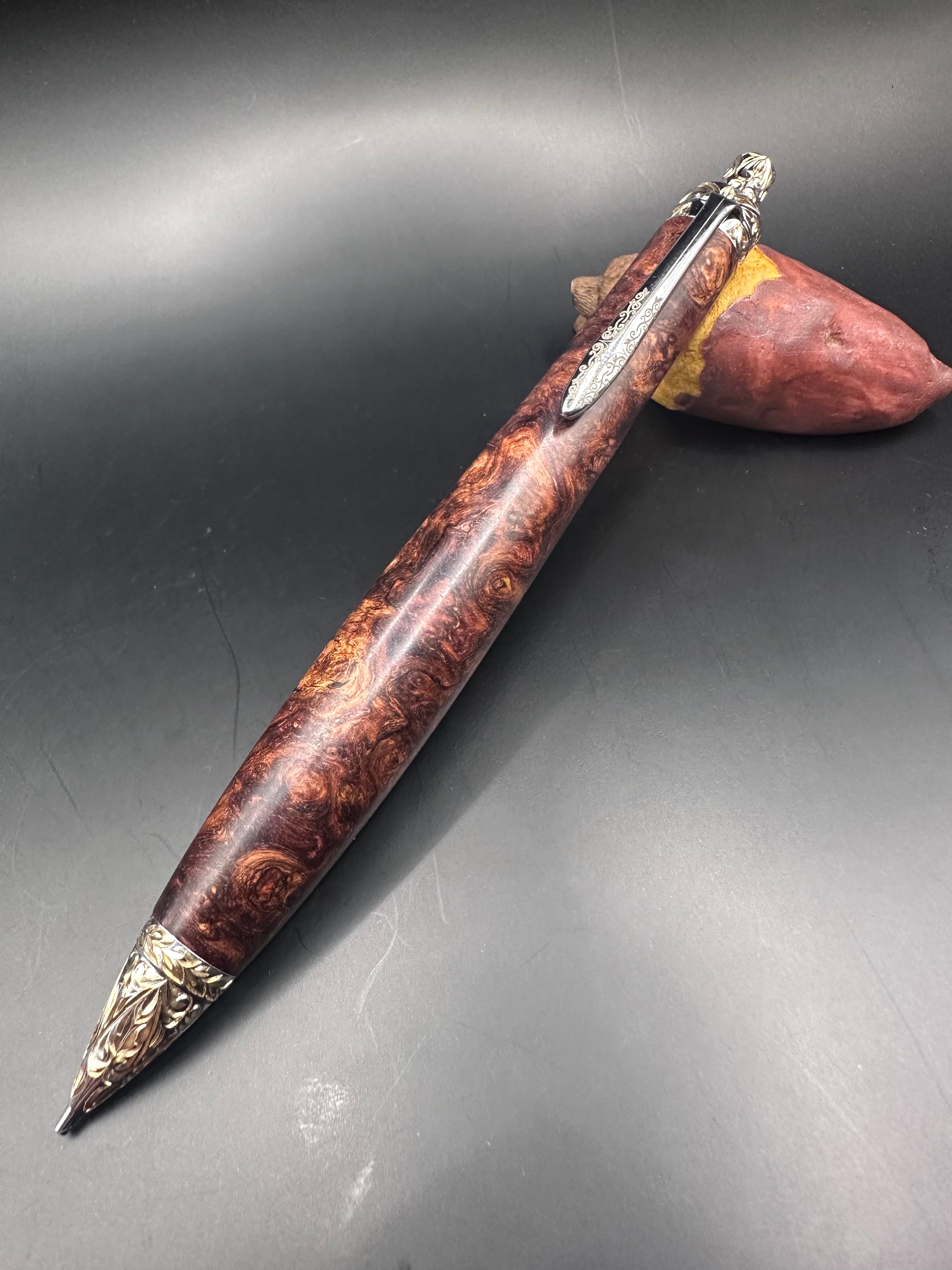 ローズウッド瘤 極上杢 総手彫り彫金金具 シャープペンシル | こぶた工房