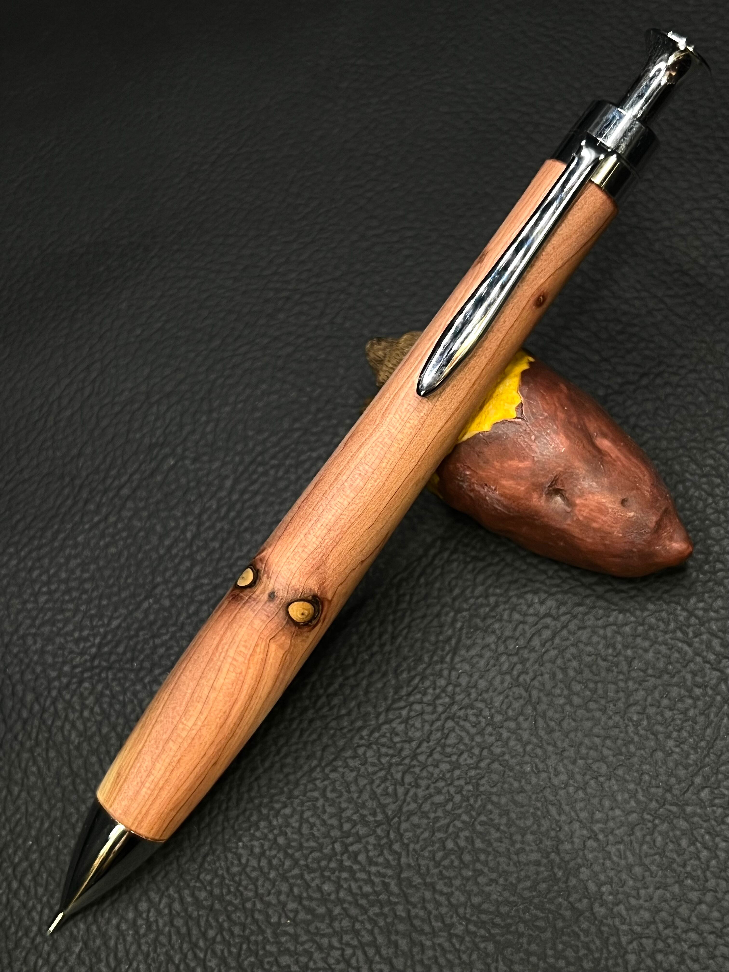 こぶた工房 極上 花梨瘤 赤青 木軸ボールペン 2 極上＋花梨瘤 赤青