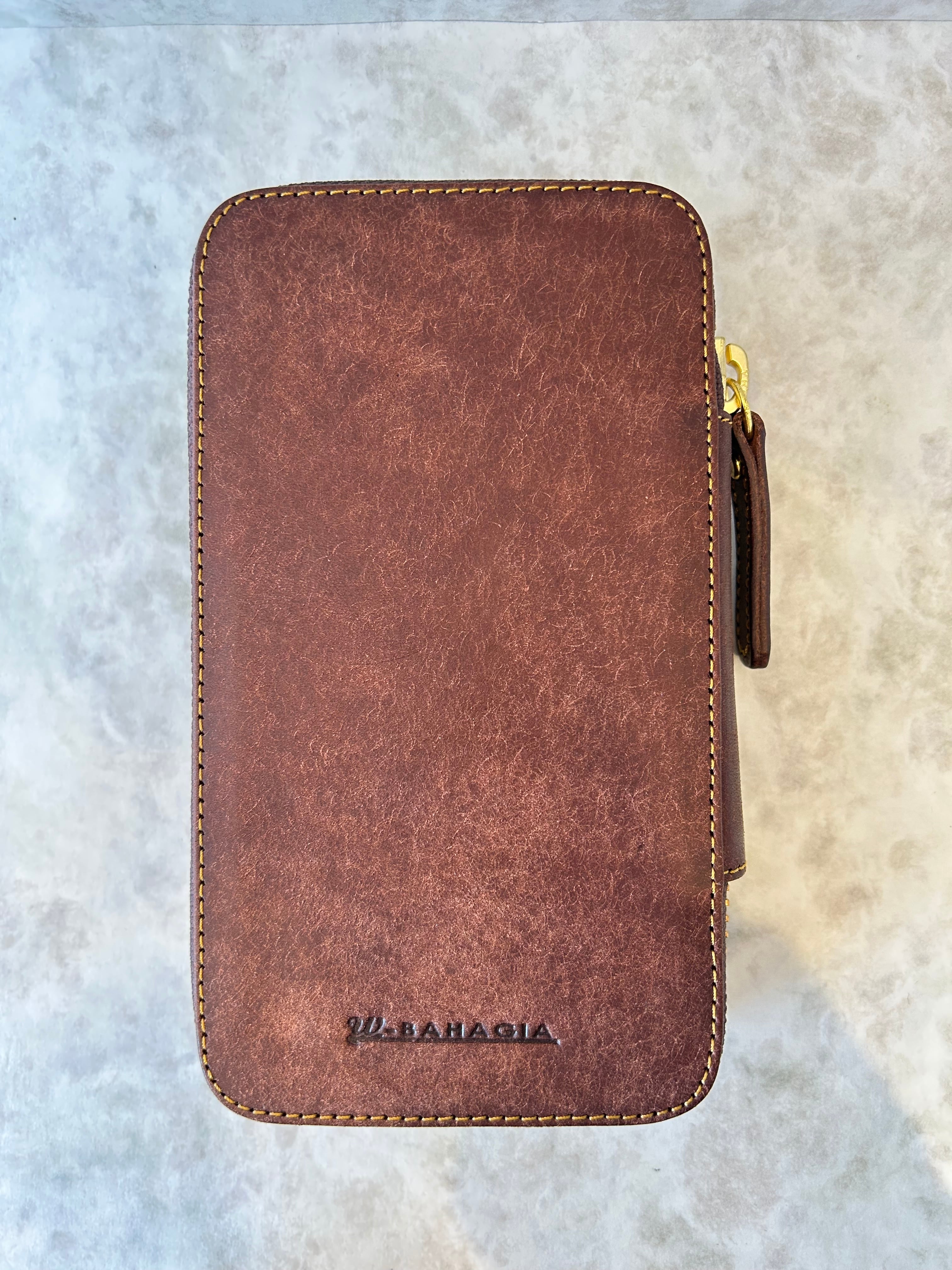 バハギア & クラフト ラウンドジップペンケース (プエブロ革モスト