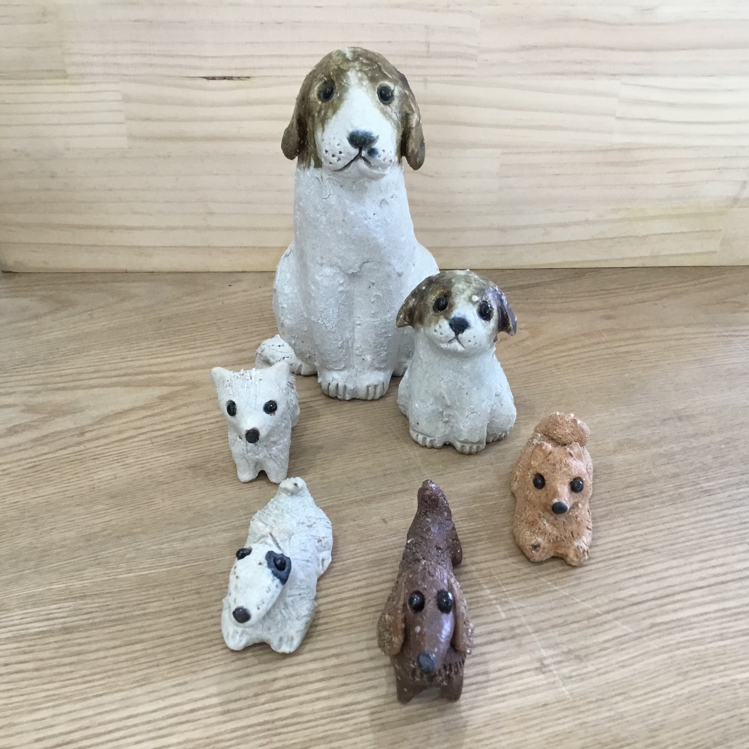 前川幸市 犬 ブルドッグ 置物 陶芸 作家 垂れ耳 白い犬 前川幸市