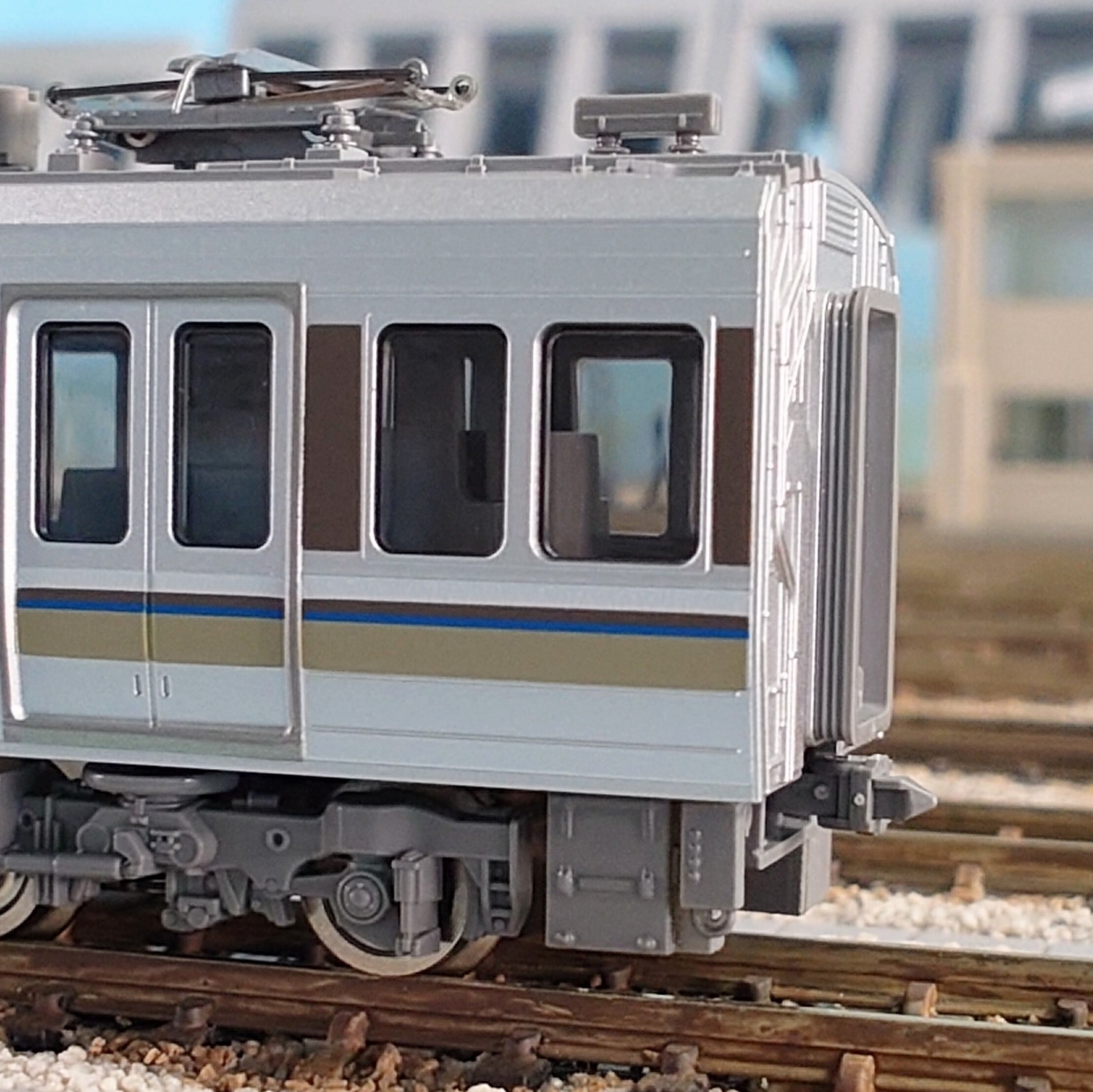 TOMIX 223系1000番台」用トイレタンク、車端部床下機器8両分