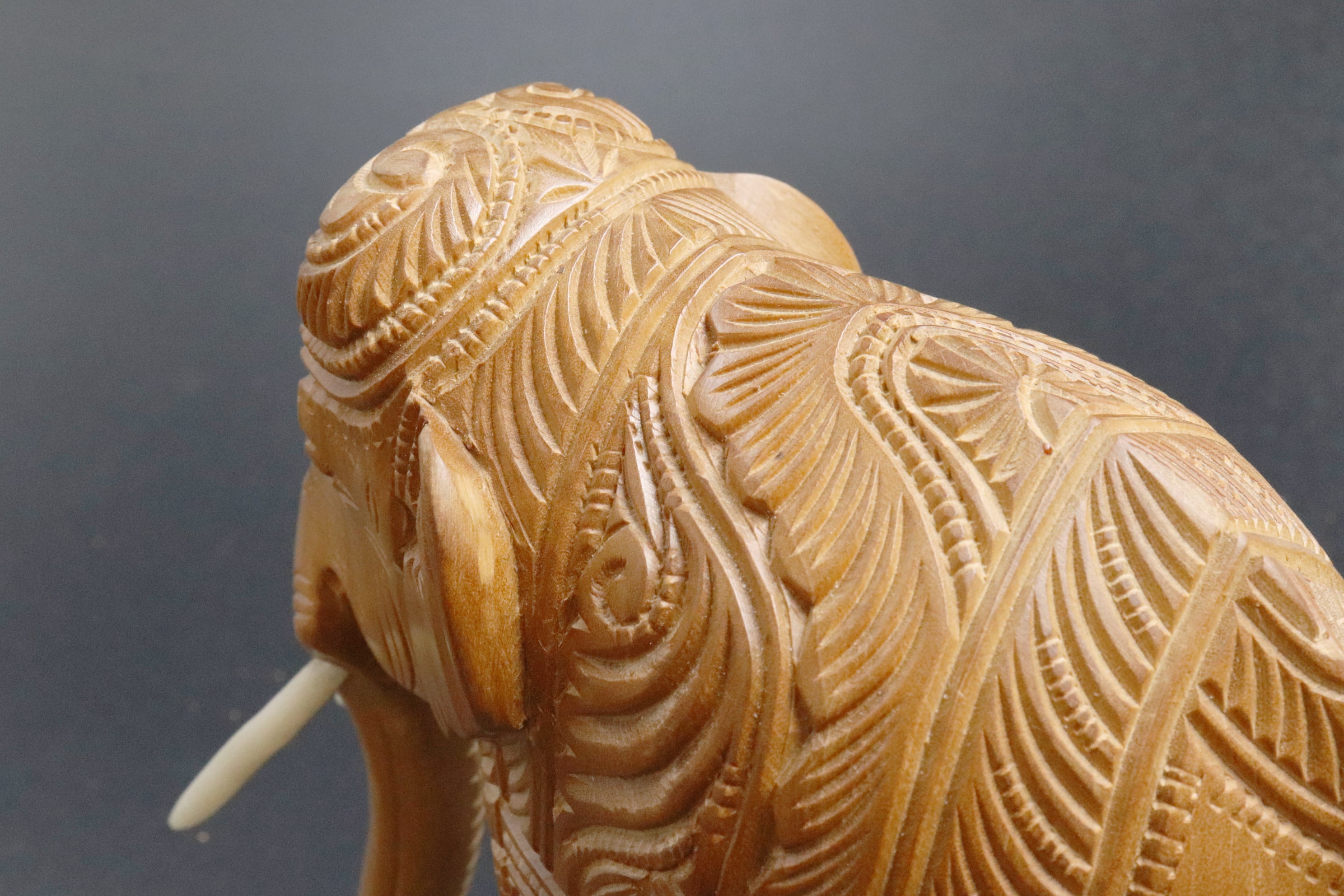 白檀彫刻 象 | 長川仁三郎商店