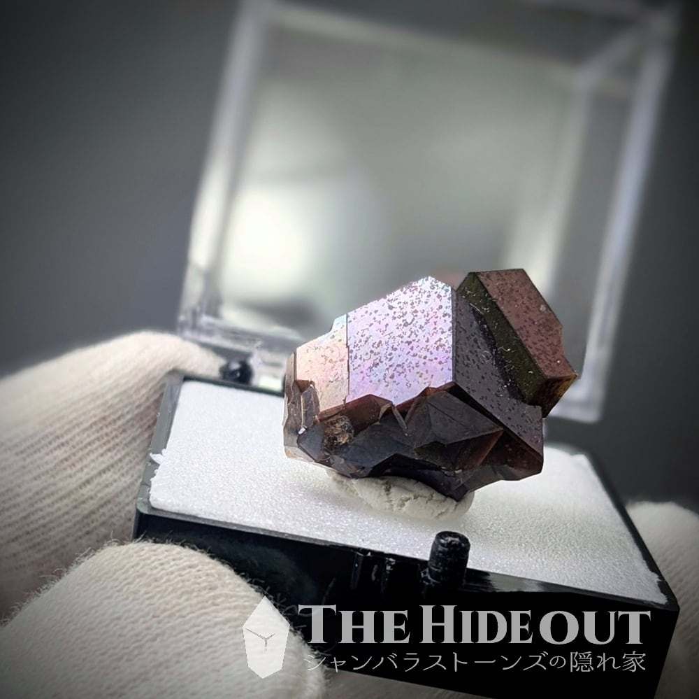 日本国産鉱物標本061 奈良県吉野郡天川村行者還岳レインボーガーネット