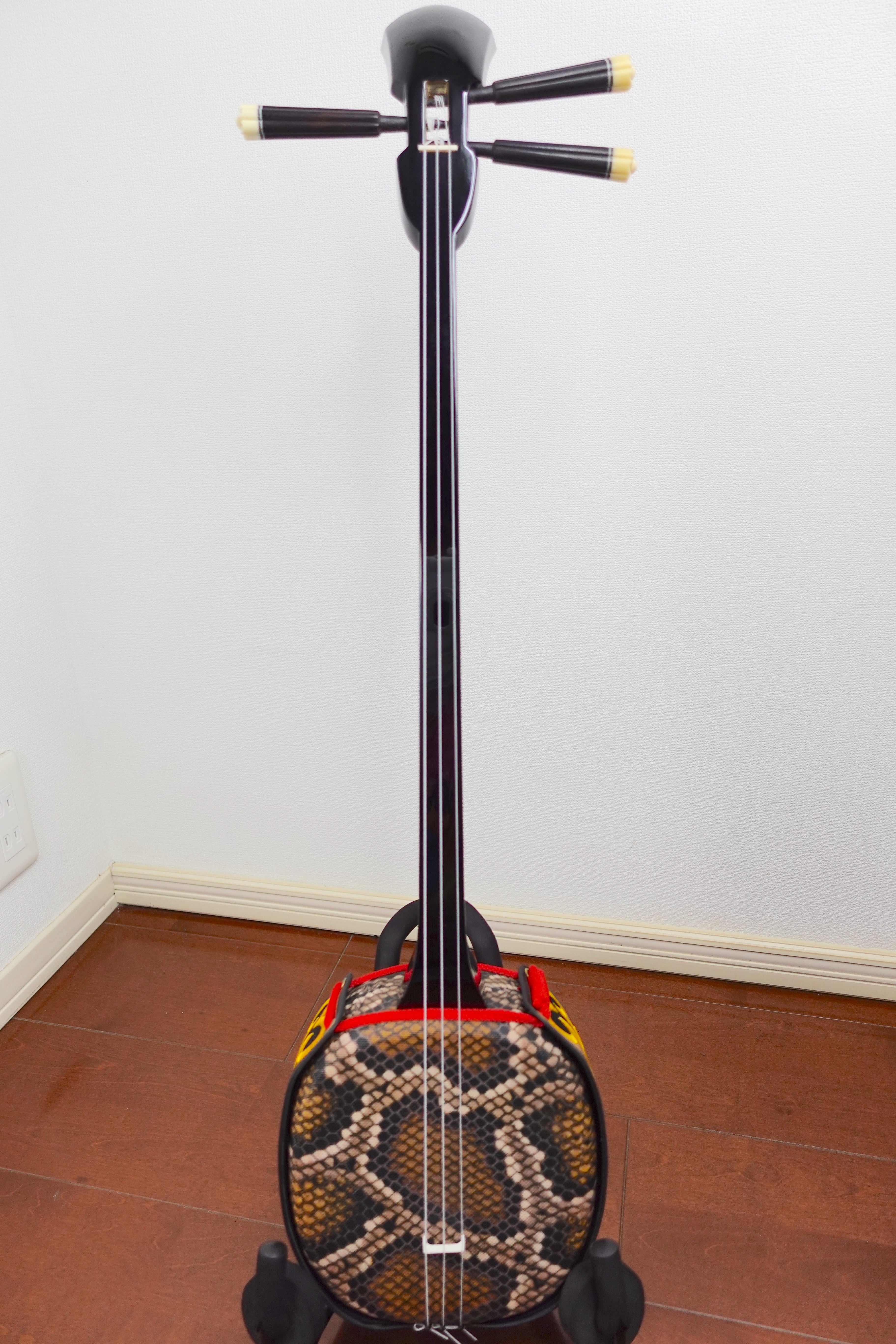 蛇革】 沖縄 琉球 三線 三線 沖縄 本革 蛇革 本皮 蛇皮 本