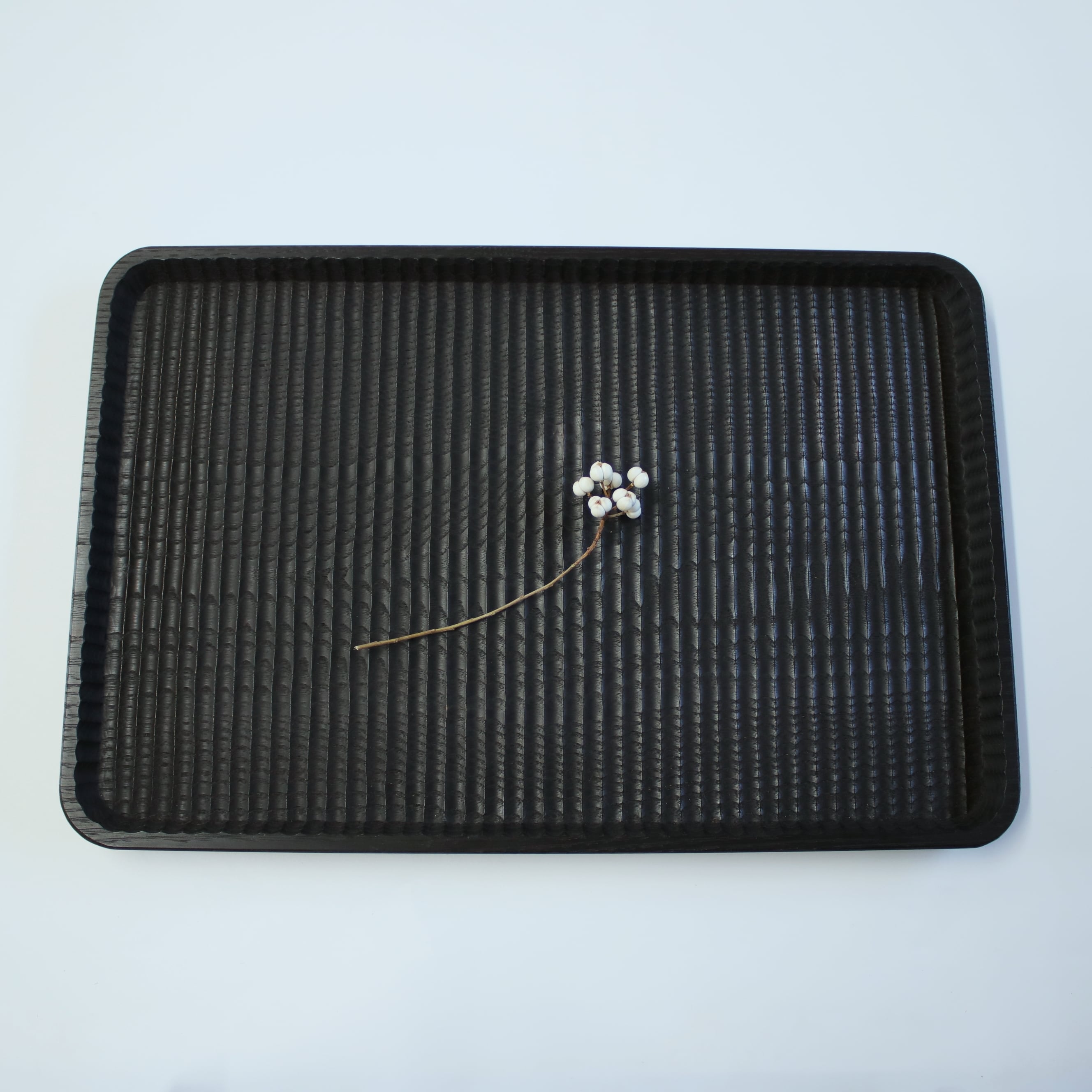 我谷盆 中 390mm × 270mm わがたぼん クリのお盆 鉄染め | 木工