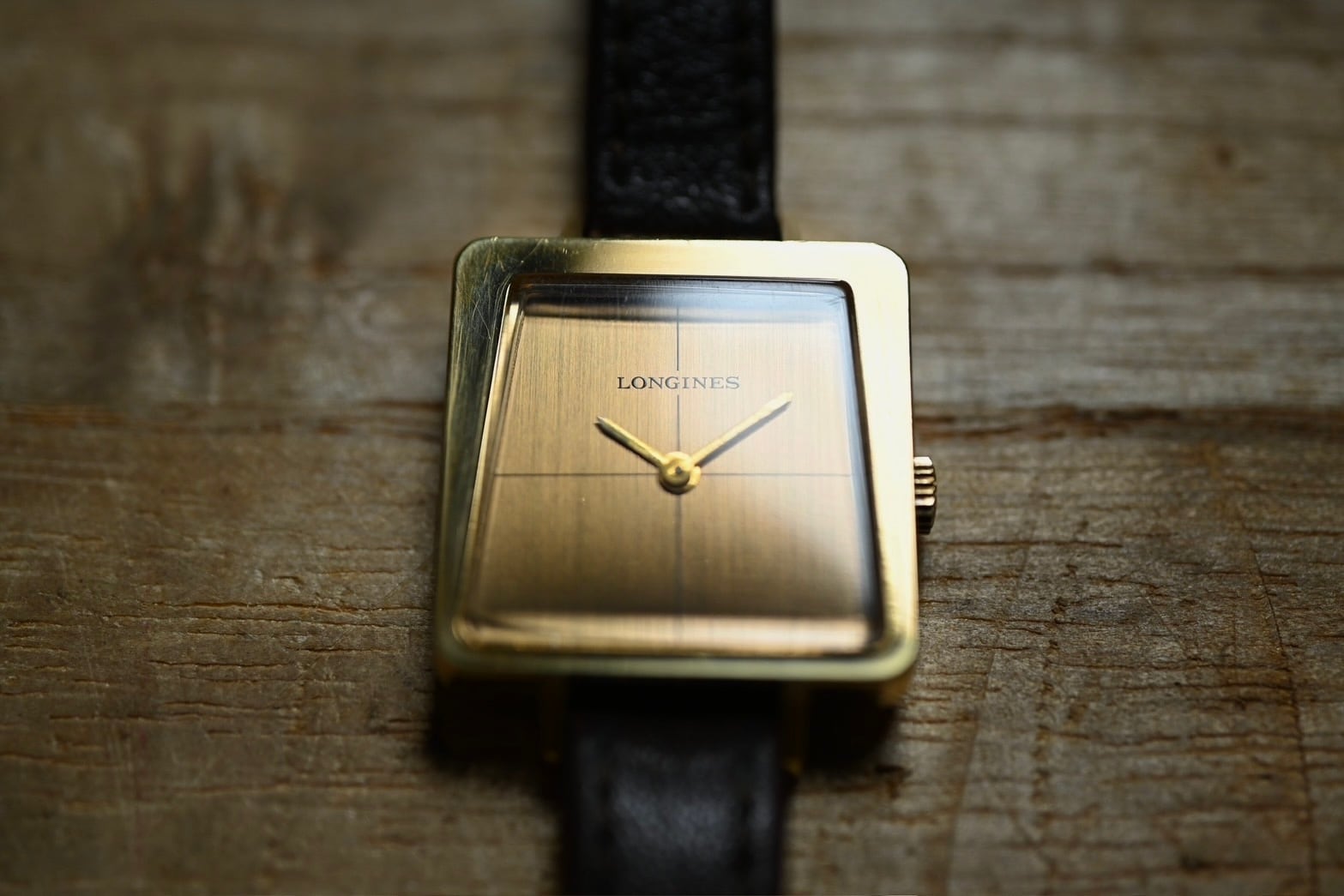 腕時計】1975年製 ロンジン ”カレ” スクエア ゴールドダイヤル 手巻き