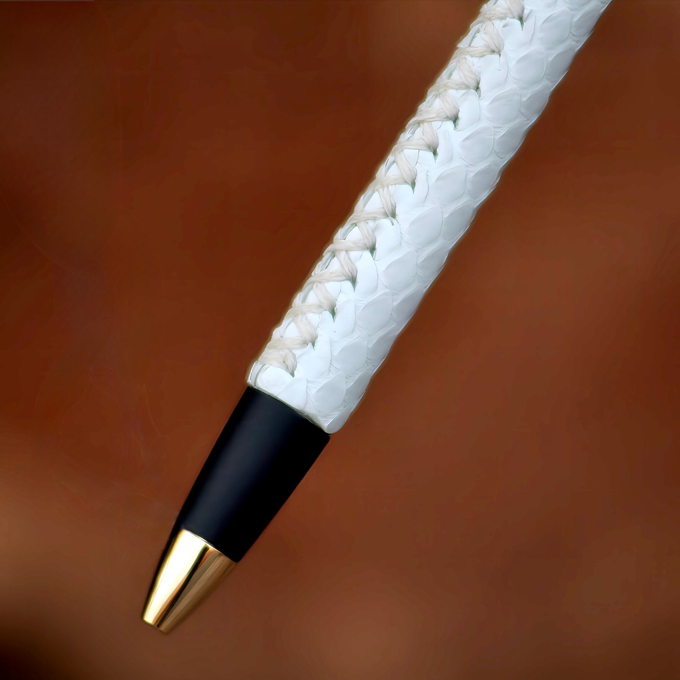 ラスト販売 ☆巳年限定☆ 革軸ペン【パイソンレザー（白蛇革