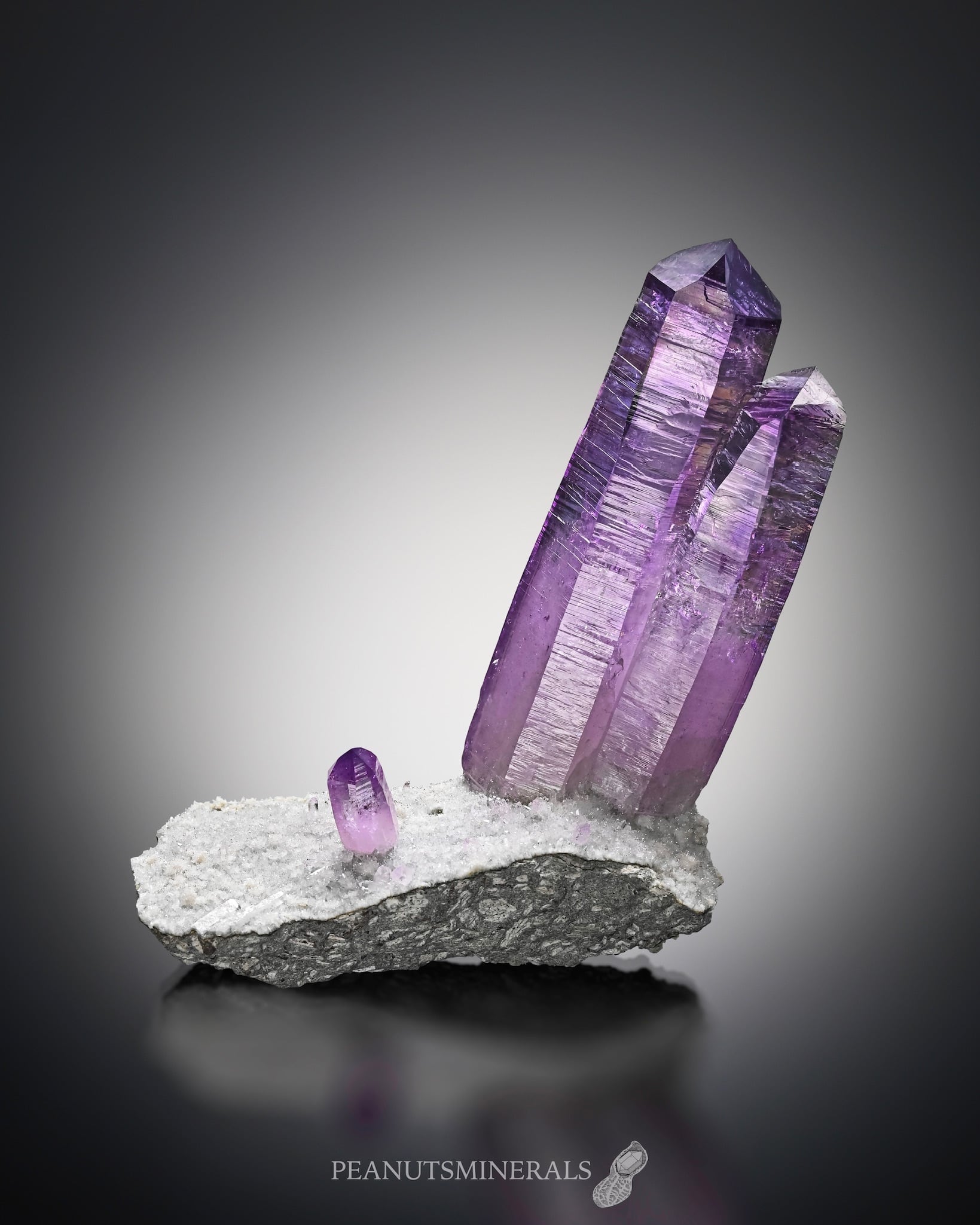 国産鉱物 雨塚山 紫水晶 国産美品】日本式双晶 雨塚山 紫