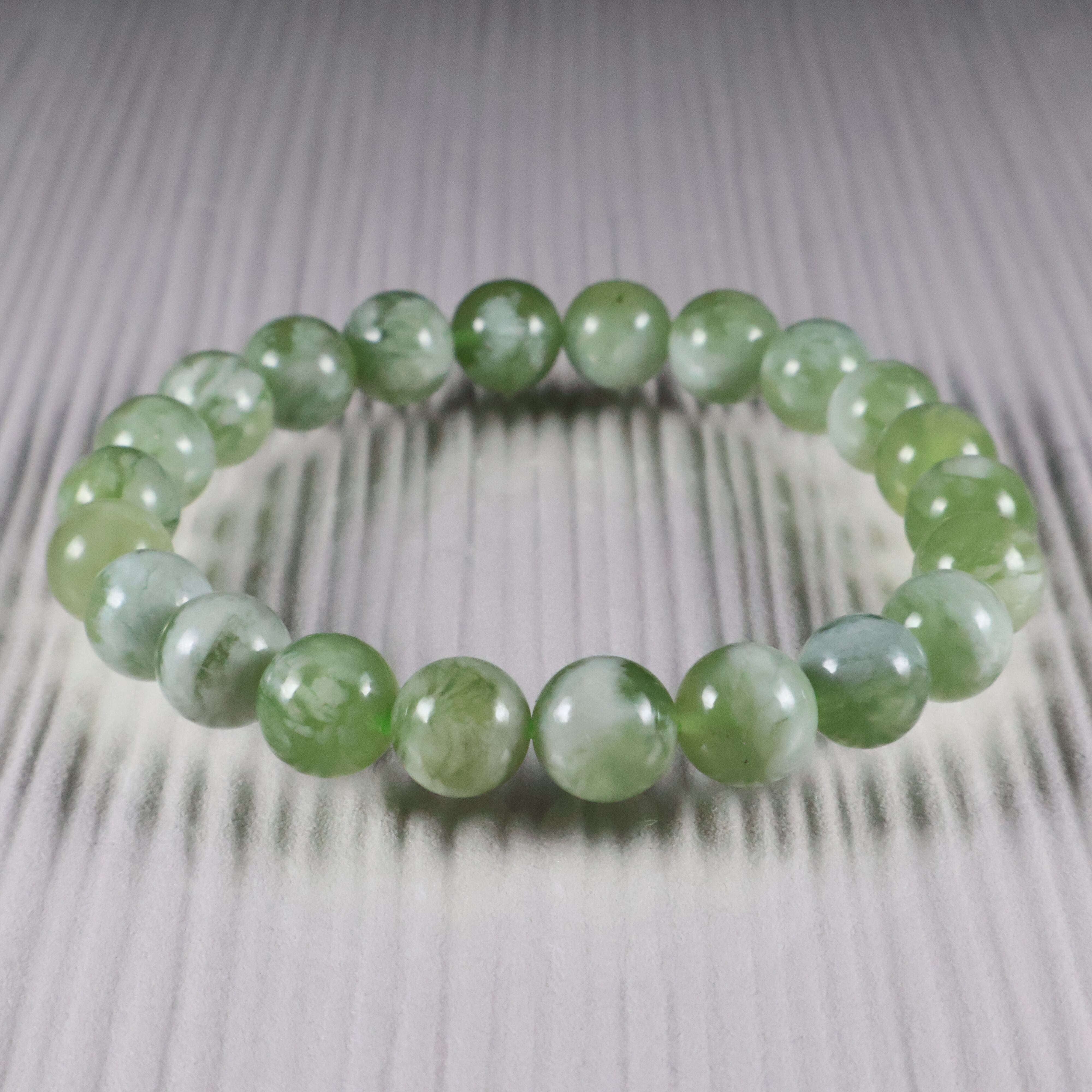 ふんわりした内包物をもつ『ミルキーサーペンティン』(岫玉) | Pay ID