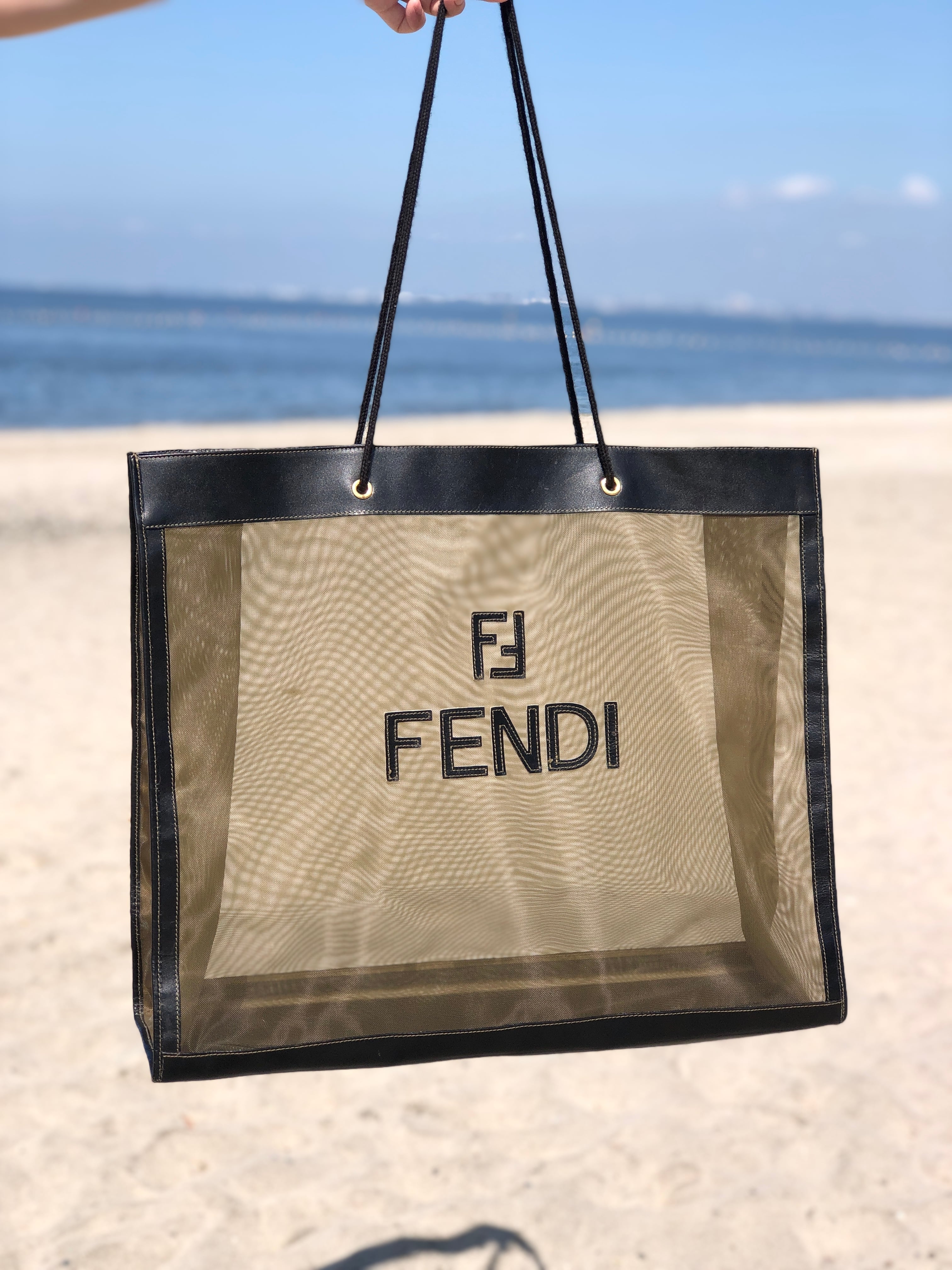 FENDI フェンディ ロゴ レザー×ナイロン メッシュ A4 スクエア ビッグ