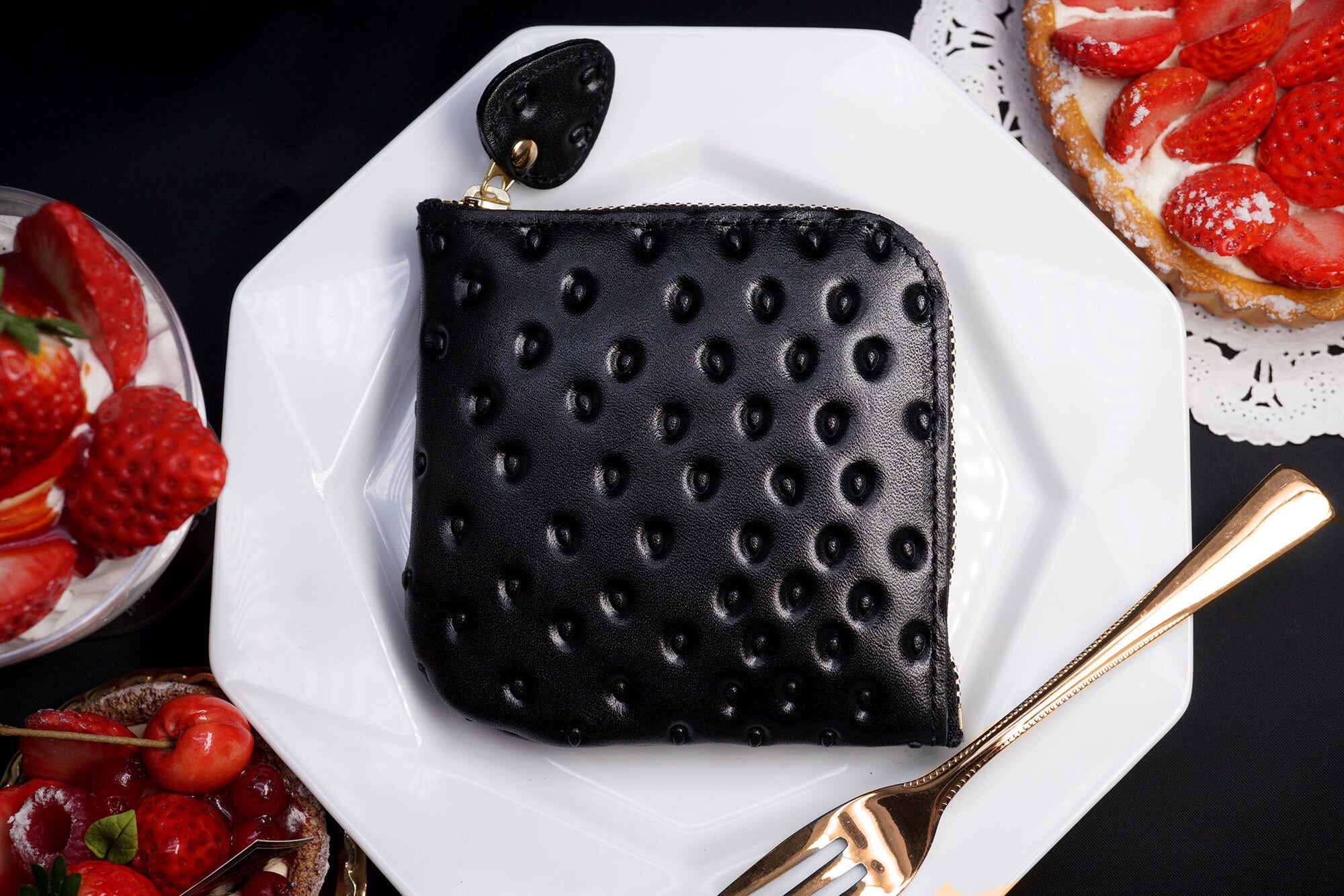 黒いちごなL字ファスナーコンパクト財布（牛革製） | EARL'S FAVOURITE