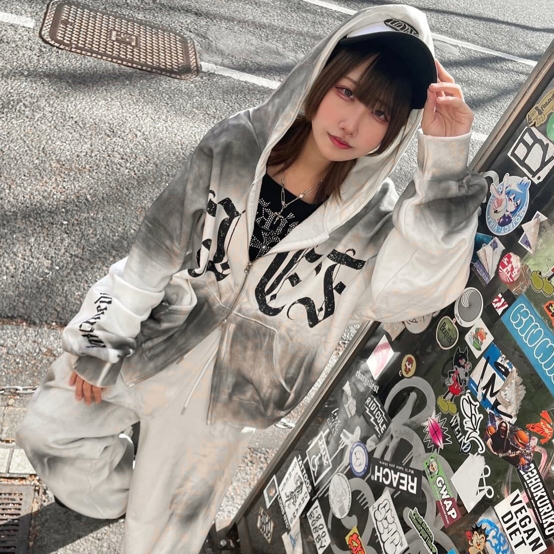 ダーティロゴZIPパーカー | VOLCAN&APHRODITE