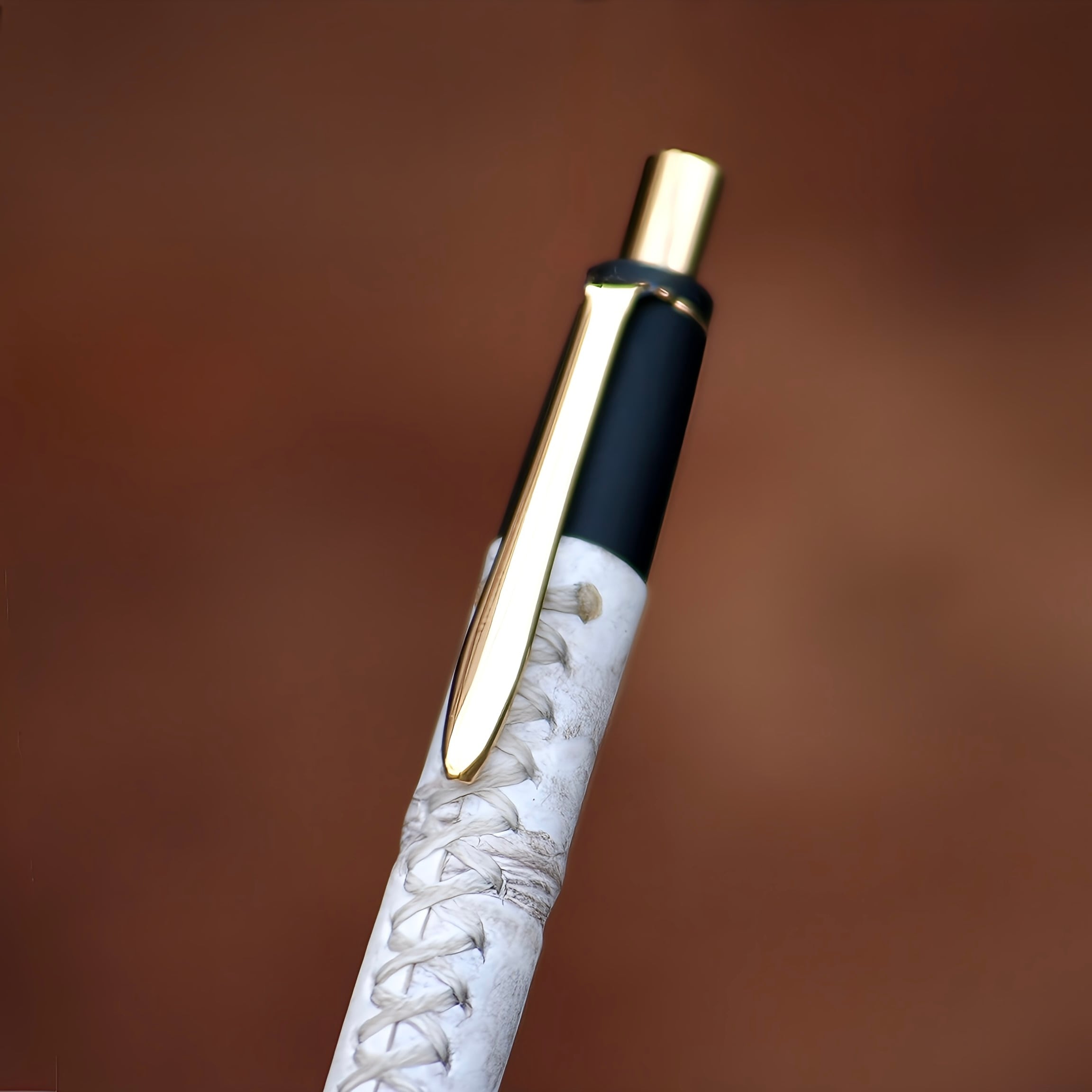 ガチでお洒落すぎる『Schicksal』の革軸ペンのコラボ限定色を徹底解説。［