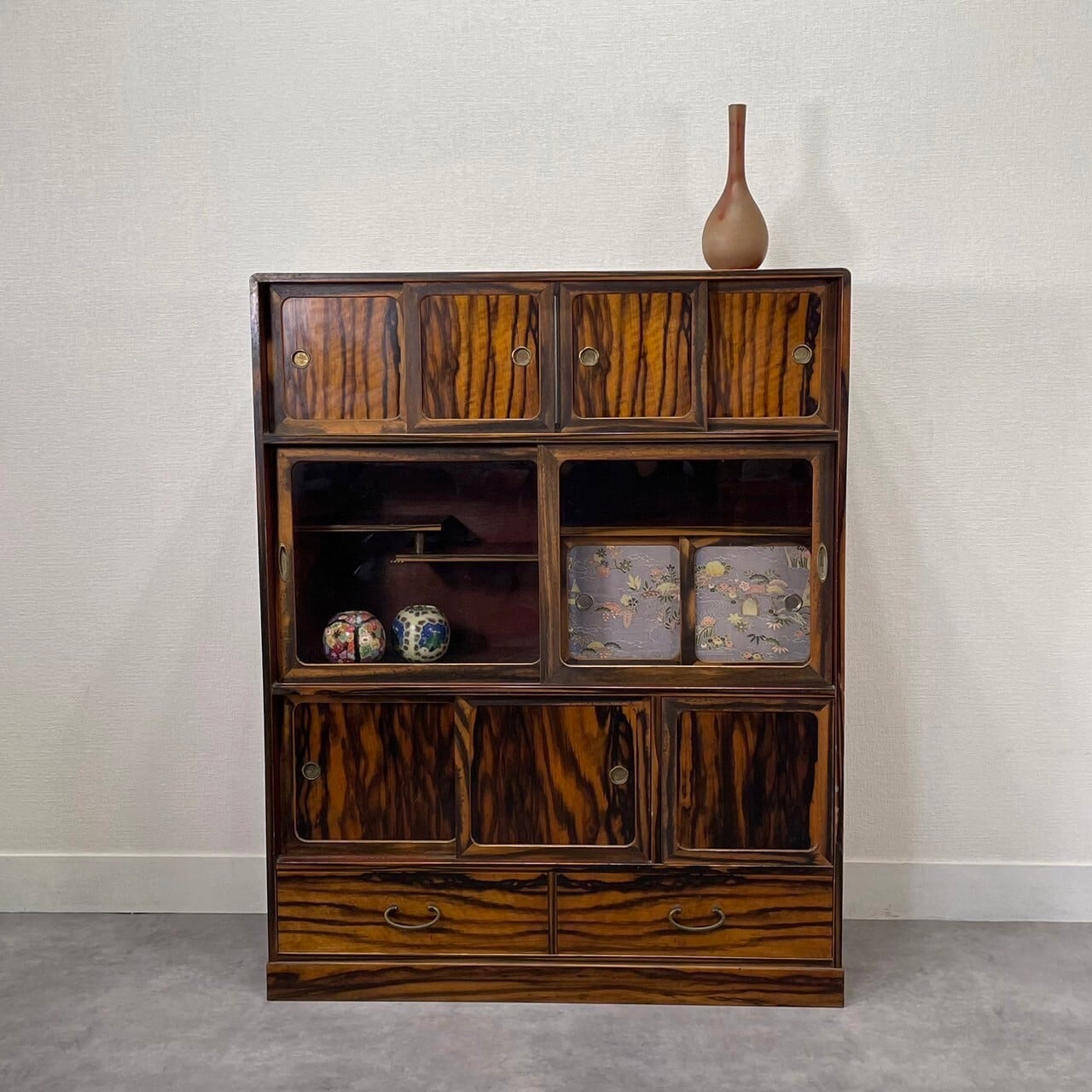 古い黒柿の茶箪笥 | meguri