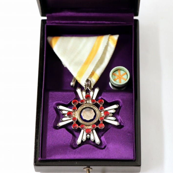 勲六等瑞宝章・No.180624-55・梱包サイズ60 | リサイクルショップ宝さがし