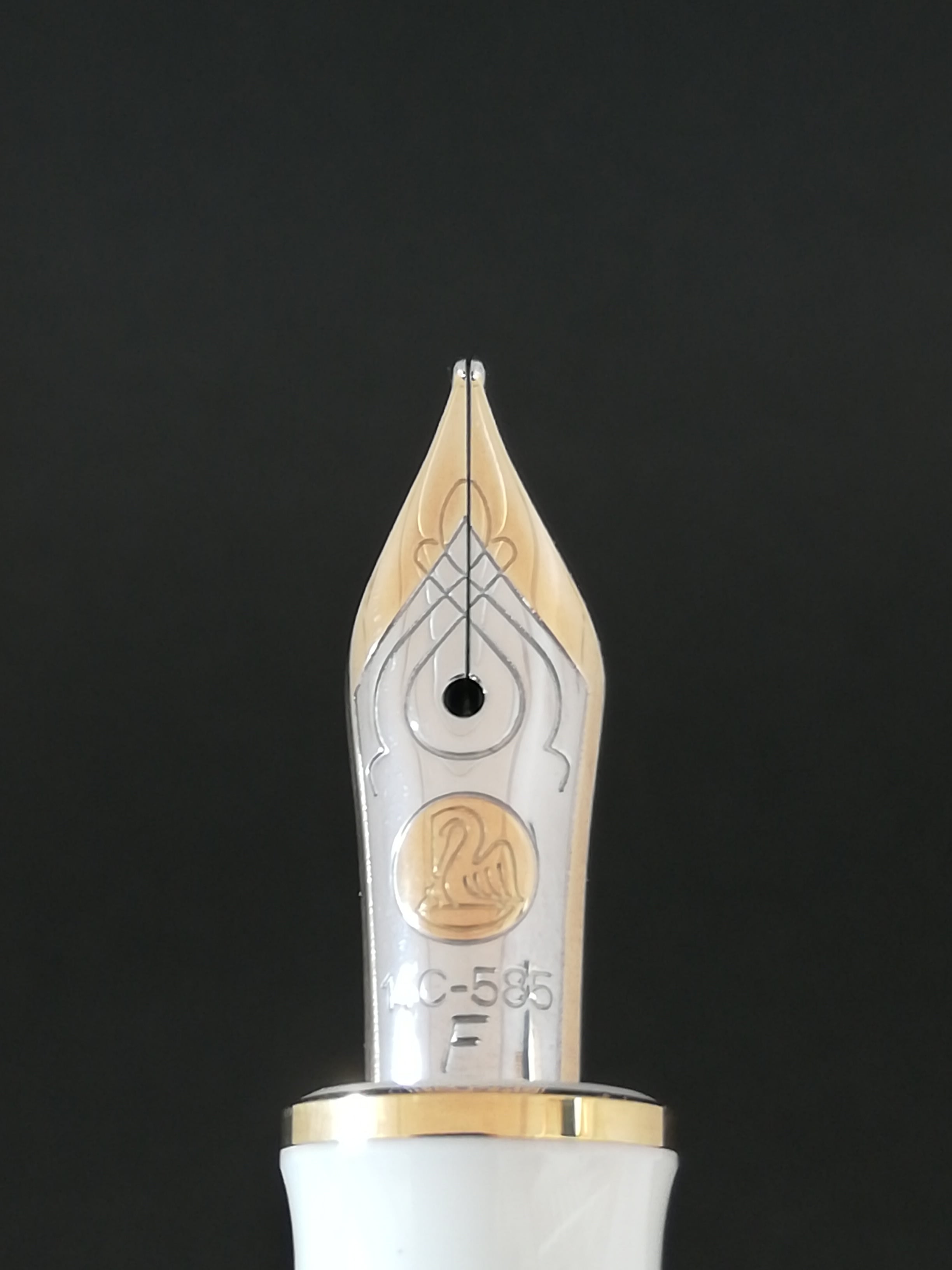 ペリカン スーベレーン M400 ホワイトトータス Pelikan Souverän