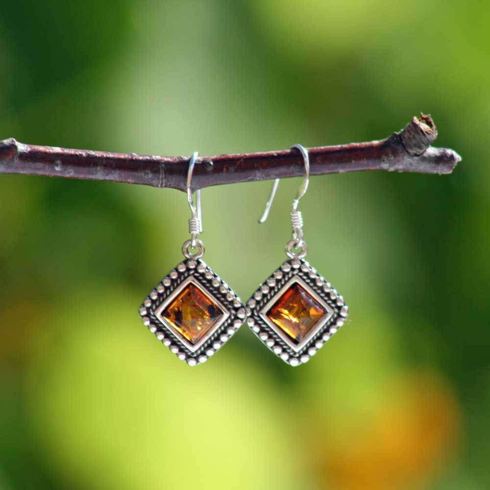 ひたむきアクセサリー】四角形琥珀ピアス | 富良野 ひたむき 物産展