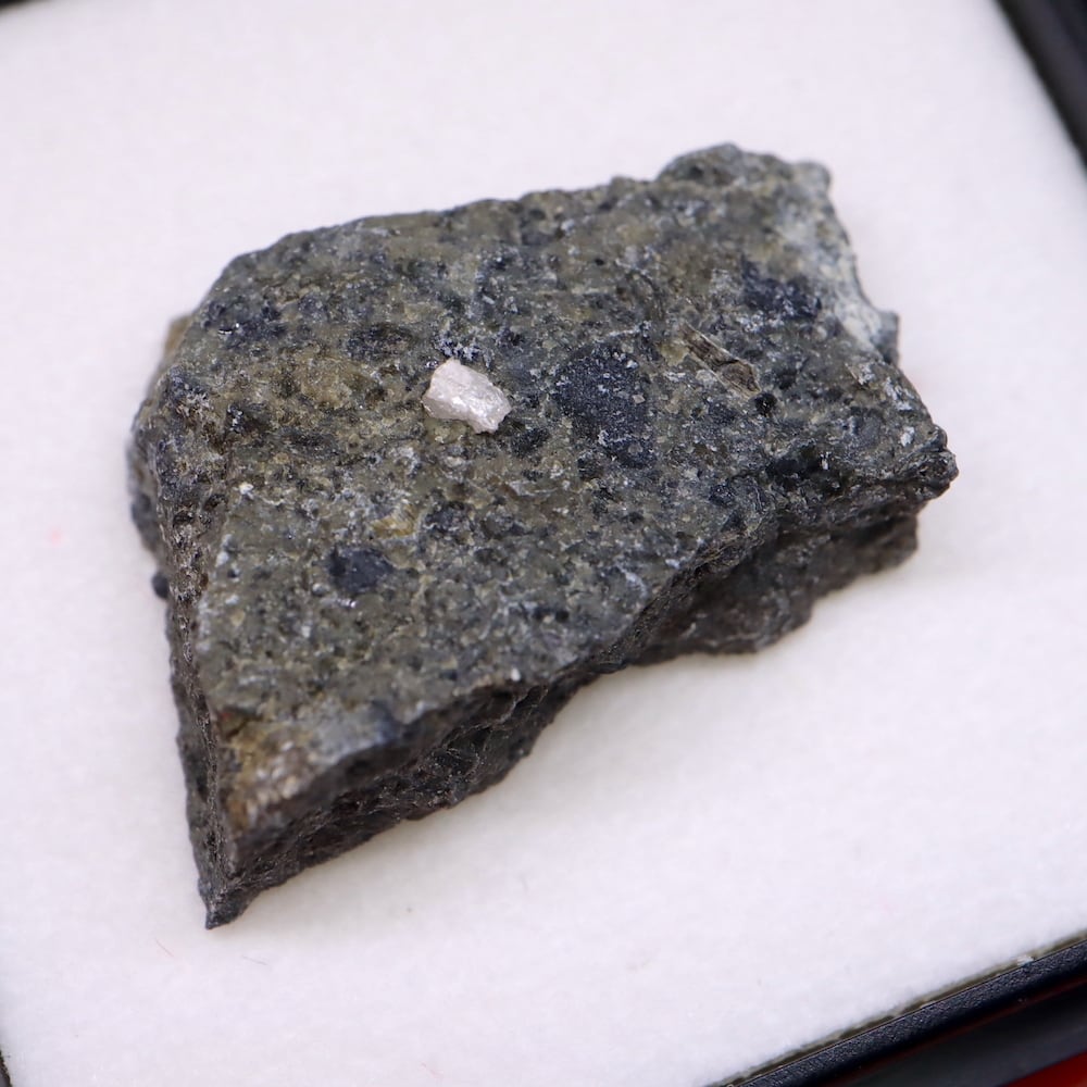 ダイヤモンド キンバーライト 原石 接着標本 キンバリー岩 鉱物標本