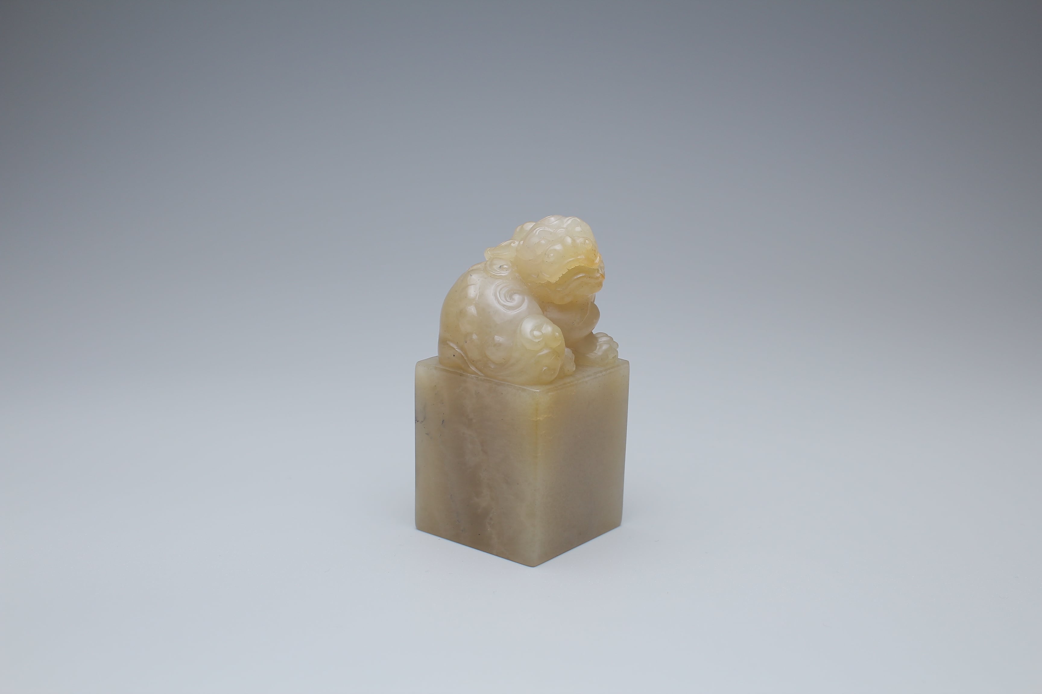 古印材「寿山石獅子鈕一対」⁄落款「董大年」⁄木箱入 古印材 寿山石