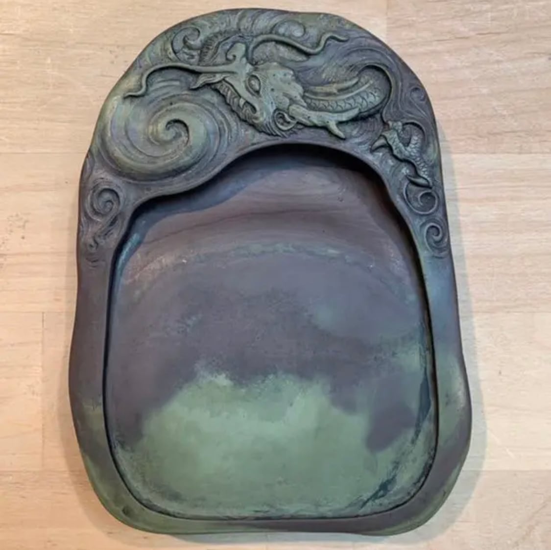 S01【硯】宮崎延岡紅渓緑石龍文楕円硯 | tenkokusyodo