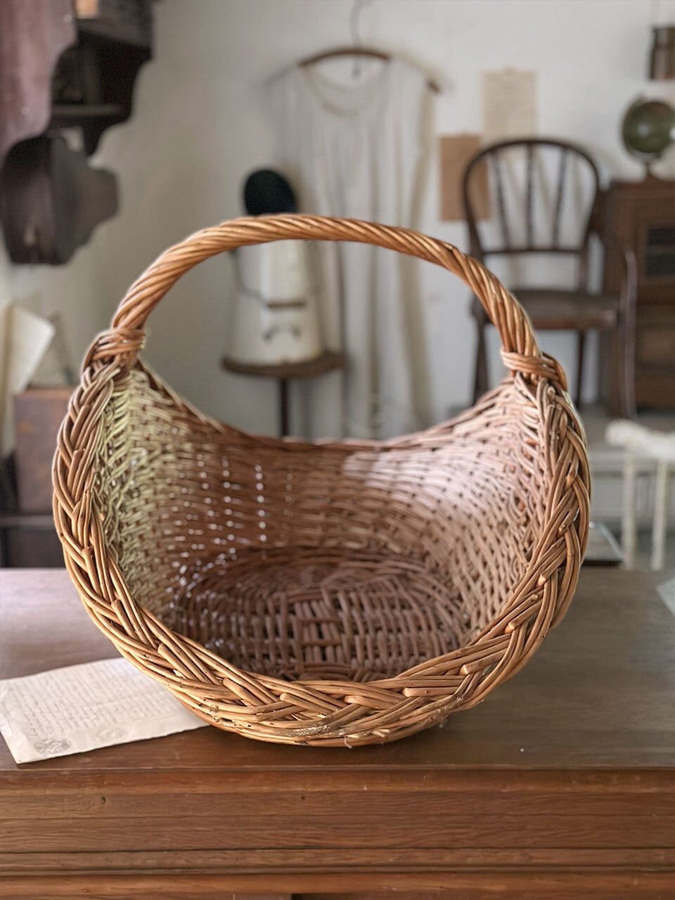 ラタンの大型パニエ 収穫用バスケット | Brocante de La Cocotte