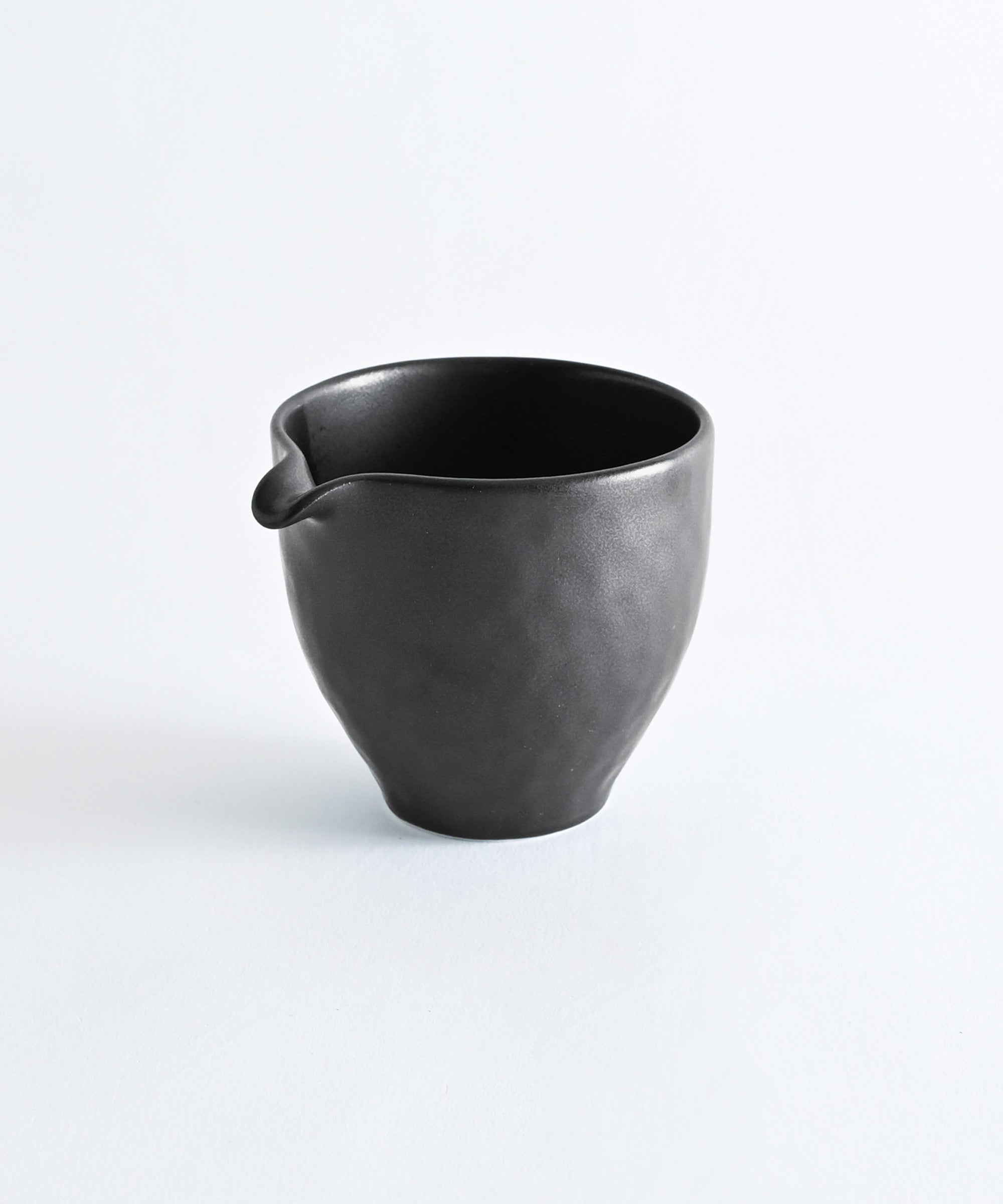 片口酒器[Ash Black] – BASIC AND ACCENT ONLINE STORE