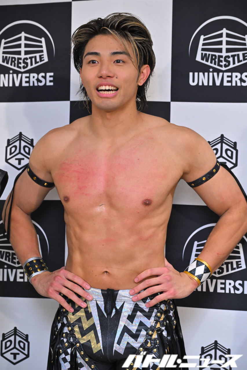 武知海青 クッション 武知海青 クッション THE RAMPAGE 武知海青