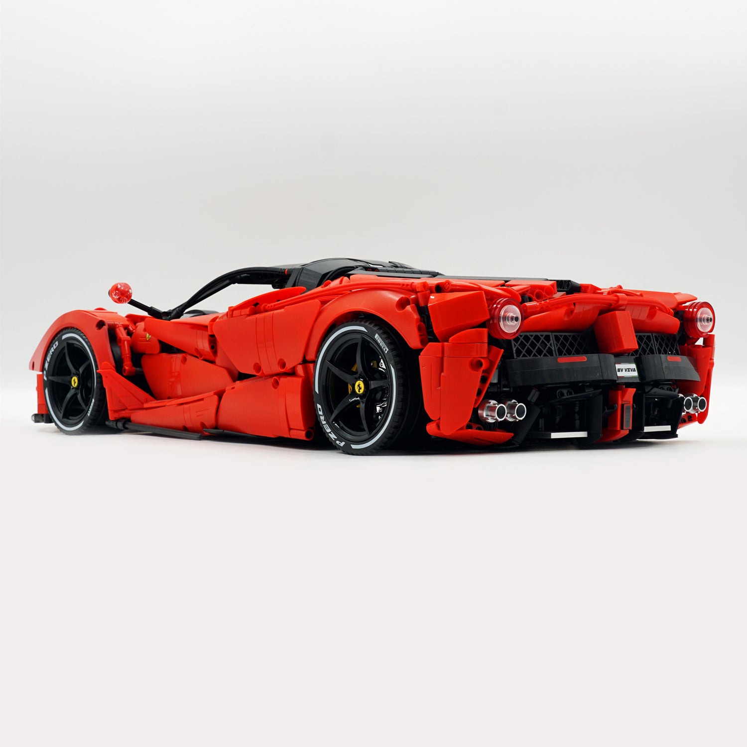1: 8 LaFerrari C6 Sportcar Building Set, Fully Detailed Simulation