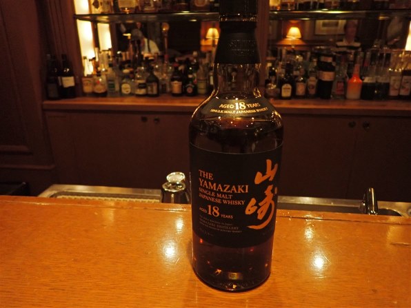 サントリー サントリーシングルモルトウイスキー 山崎 700ml 価格比較