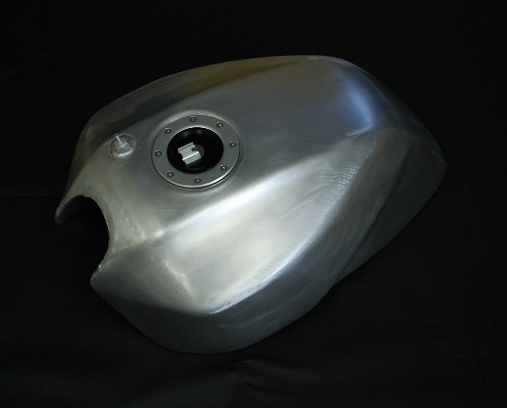Kawasaki ZRX1100/1200 Aluminum fuel tank | BEATER-JAPAN - Aluminum