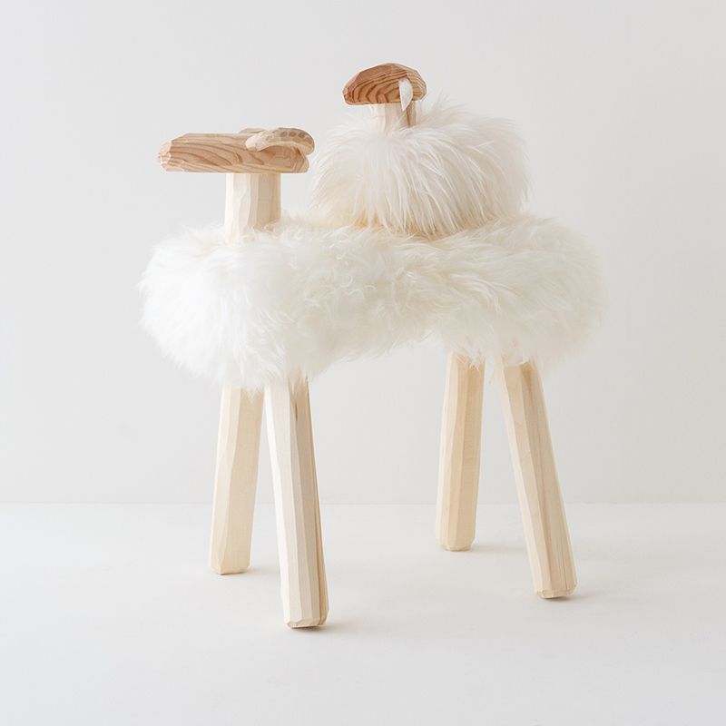 羊 スツール 北欧 羊の形のファースツール アクタス 羊 スツール 北欧