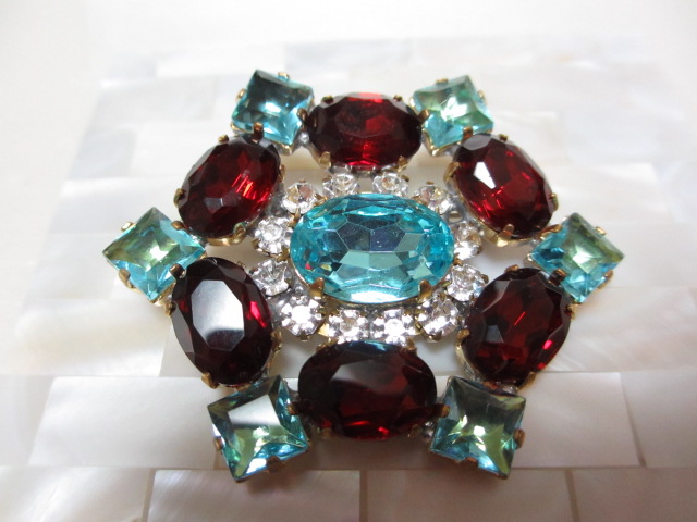 ヴィンテージ Givenchy ゴールド ラインストーン ブローチ 赤 ブルー