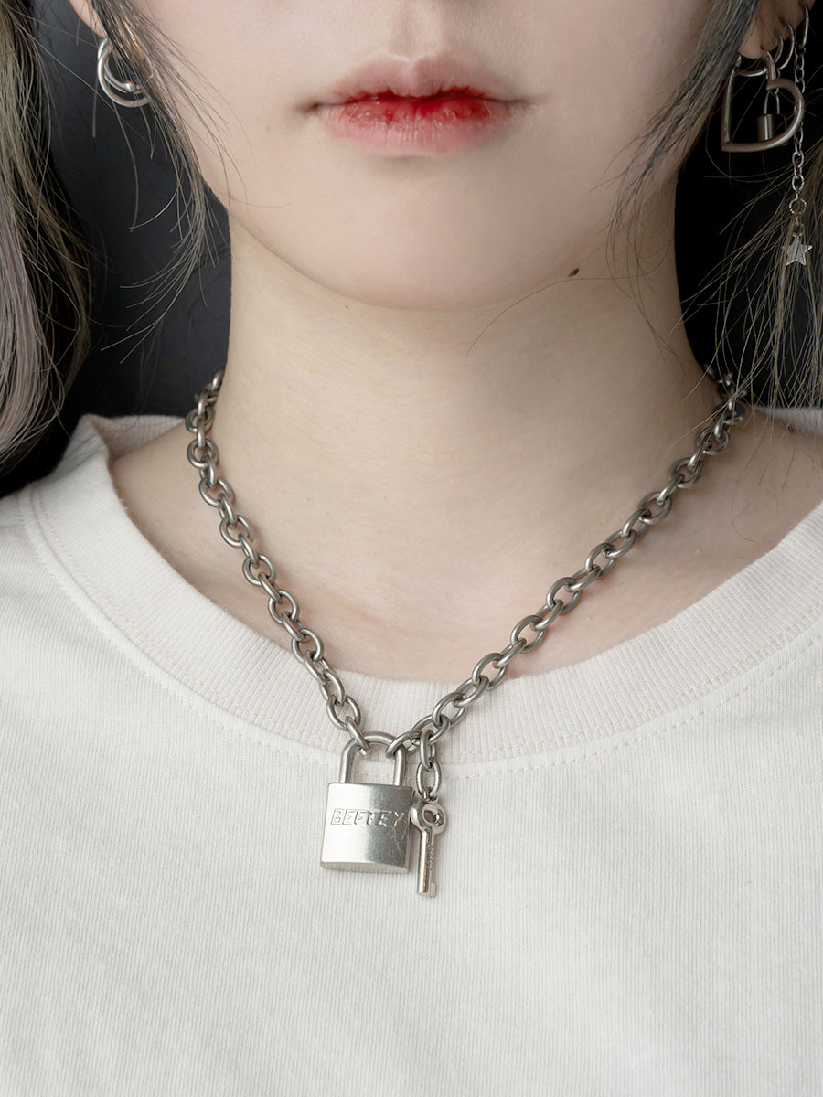 BEFTEY / BEFTEY南京錠がちゃネックレス