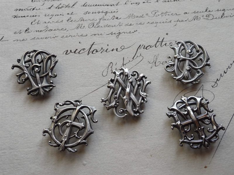 アンティーク シルバー製 モノグラム イニシャル ET / TE - une Belle