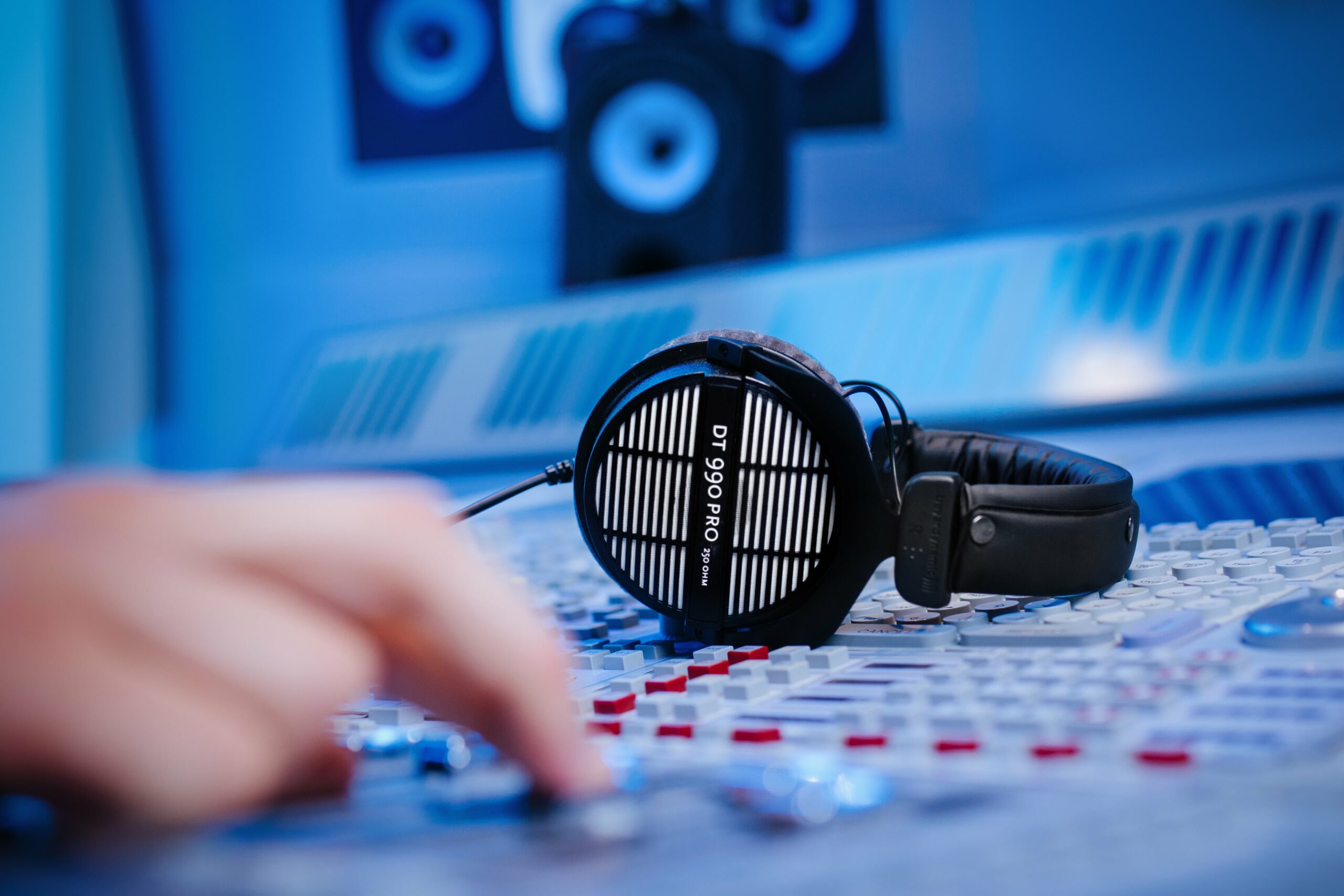 DT 990 PRO - beyerdynamic (ベイヤーダイナミック）