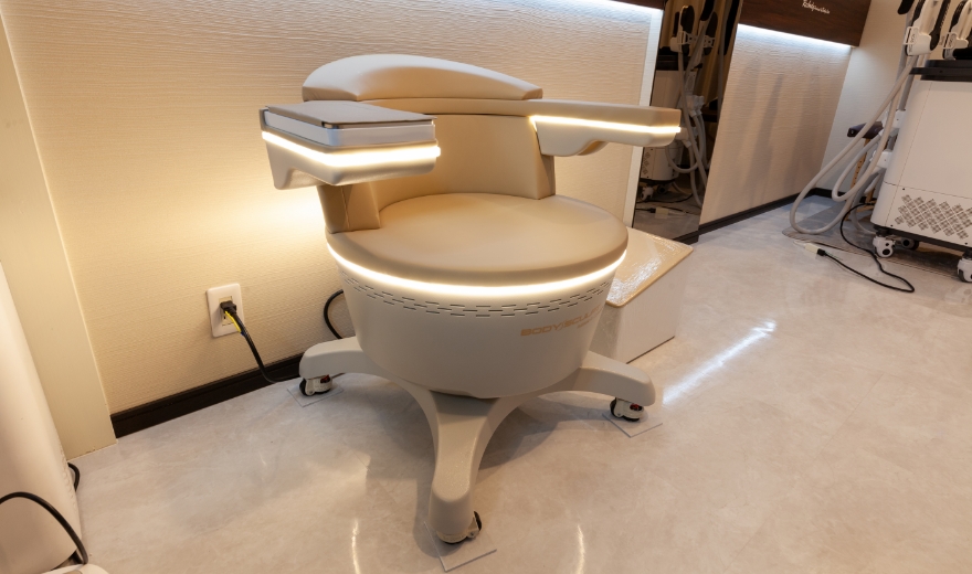 座るだけ！最新フェムケアマシンで骨盤底筋を鍛えて美しく健康なカラダ