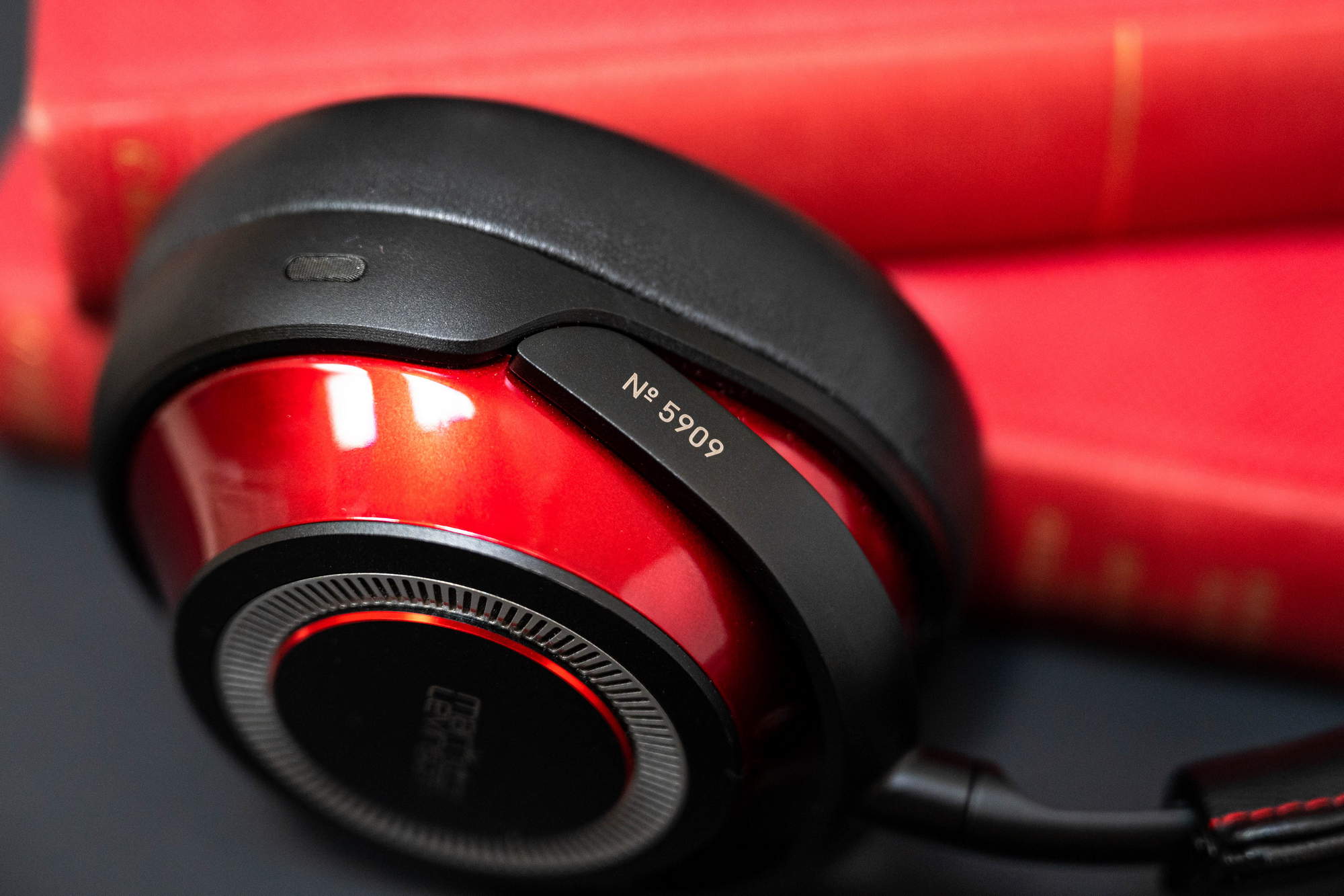 ヘッドホン mark levinson no 5909 Mark Levinson No. 5909 headphone