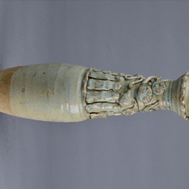 中国南宋越州窯影青貼塑人物紋魂瓶 中国南宋越州窯影青貼塑人物紋魂瓶