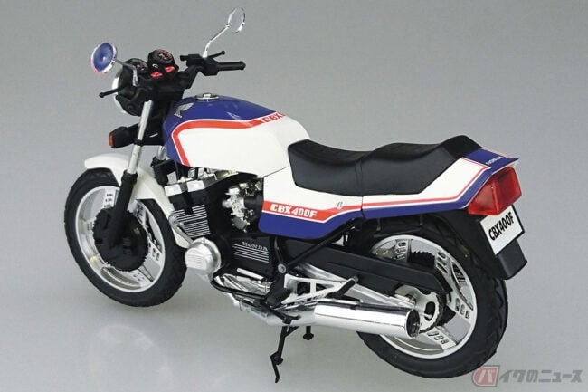 400ccクラスの4気筒エンジン搭載車 1981年型ホンダ「CBX400F」を1／12