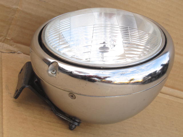 売約済み】ドラッグスタークラシック400のヘッドライトが入荷しました