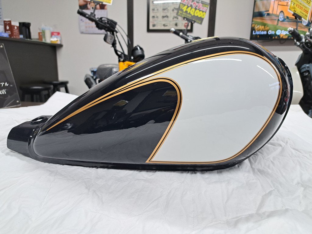 Yamaha YB125SP タンク ブラック ゴールド 燃料コック、センサー付