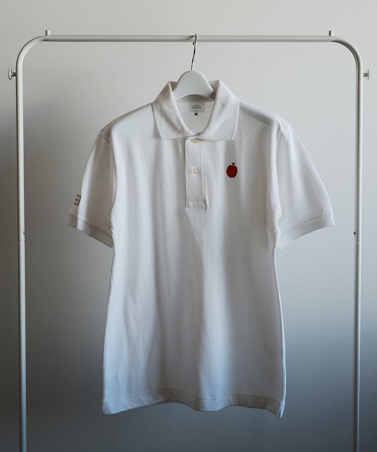 アップル純正 半袖ポロシャツ虹色リンゴ刺繍入と1997LaboFinder CD