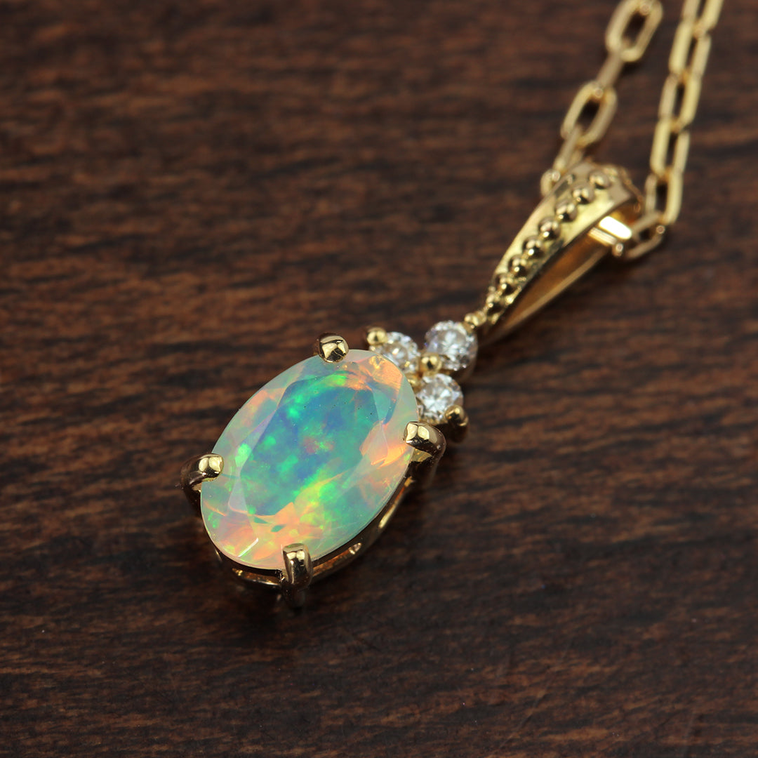 極上ダイヤ！超稀少！超激レアな天然イエローグリーン系のペンダント