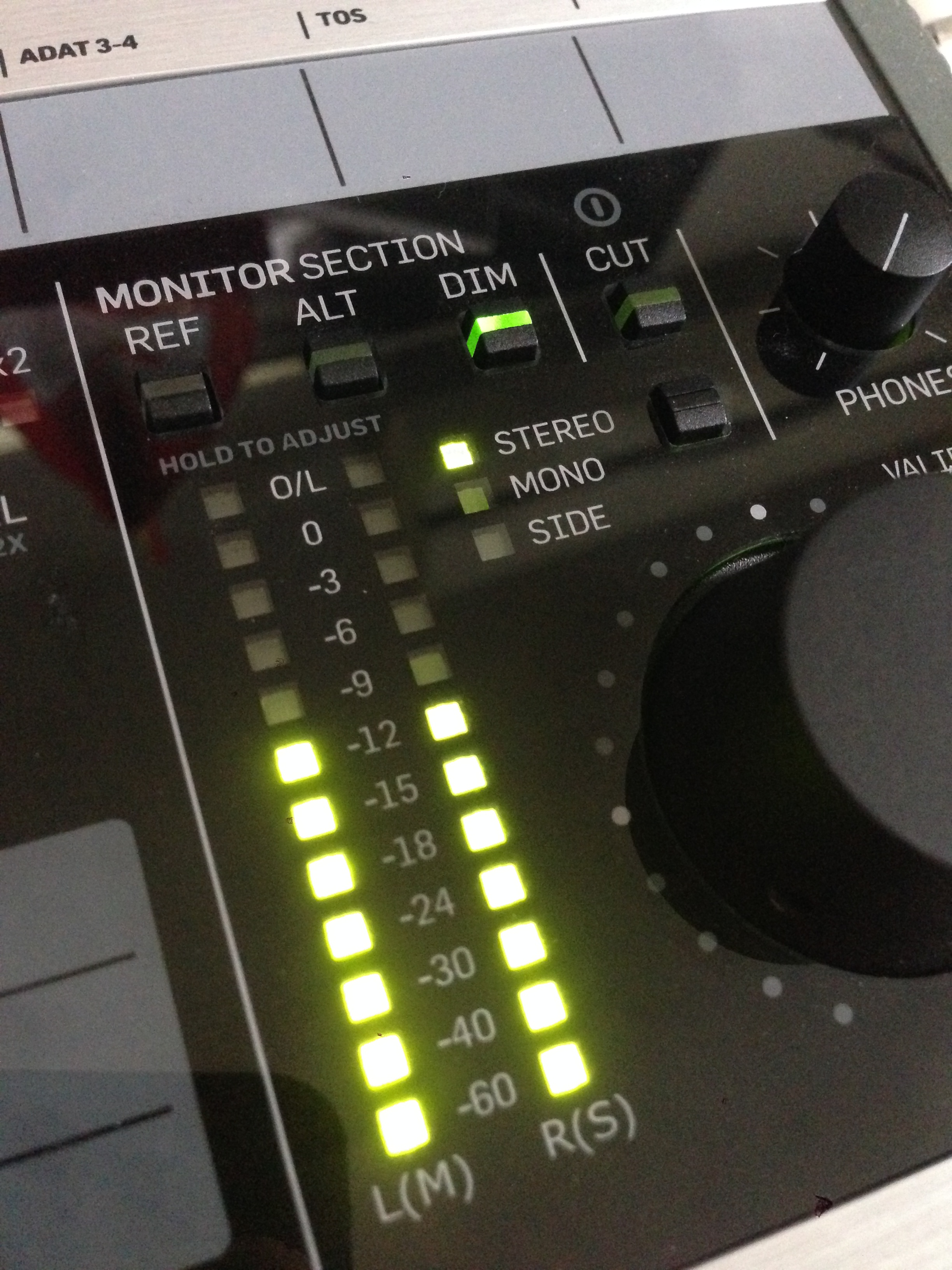 T.C.Electronic BMC-2（モニターコントローラ）レビュー | とある音屋