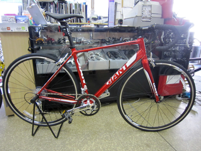 2012 GIANT DEFY 3 Newカラー - アトミック サイクル(ATOMIC CYCLE