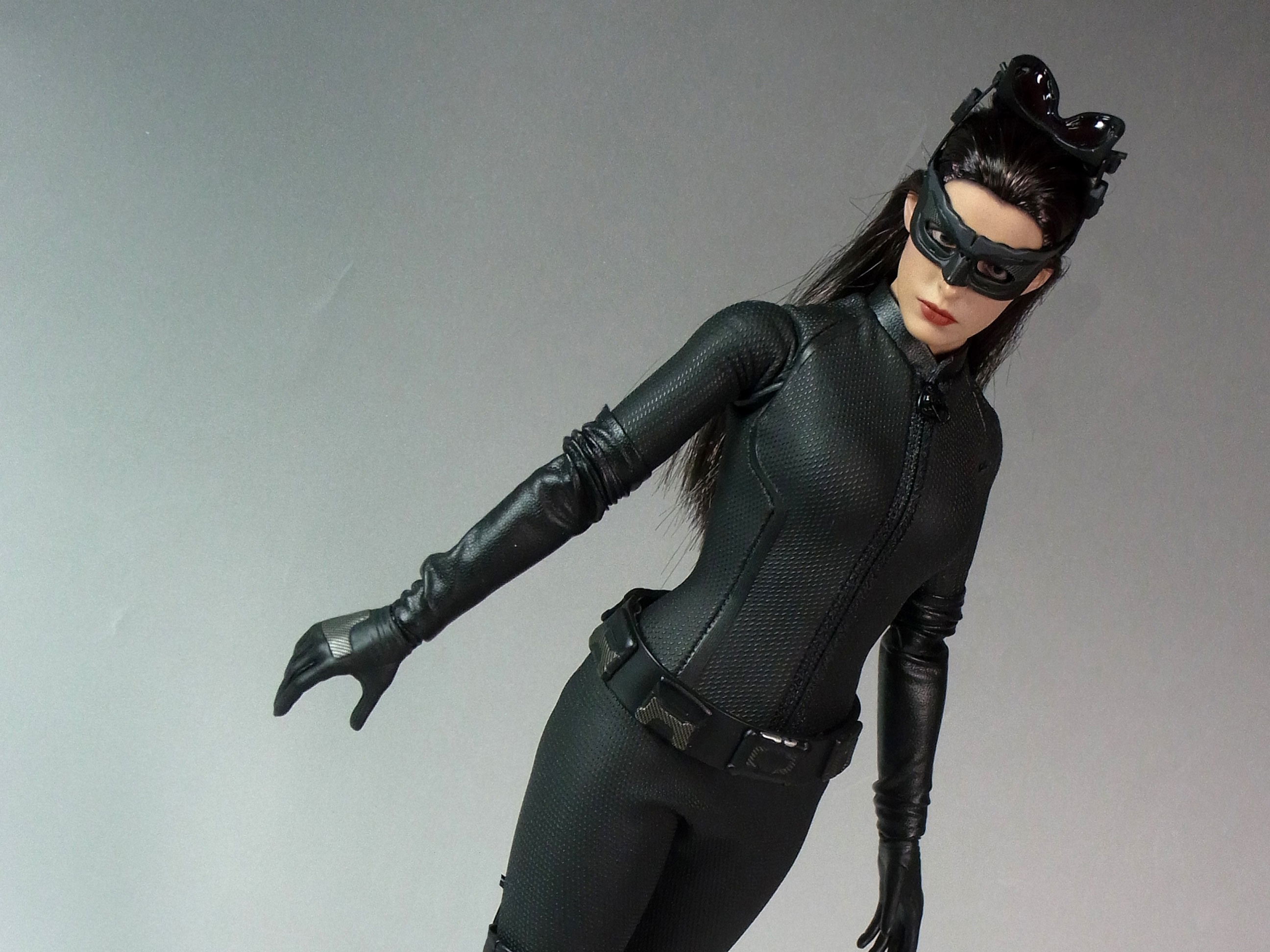 ホットトイズ ダークナイト キャットウーマン バットポッド 2.0 Amazon