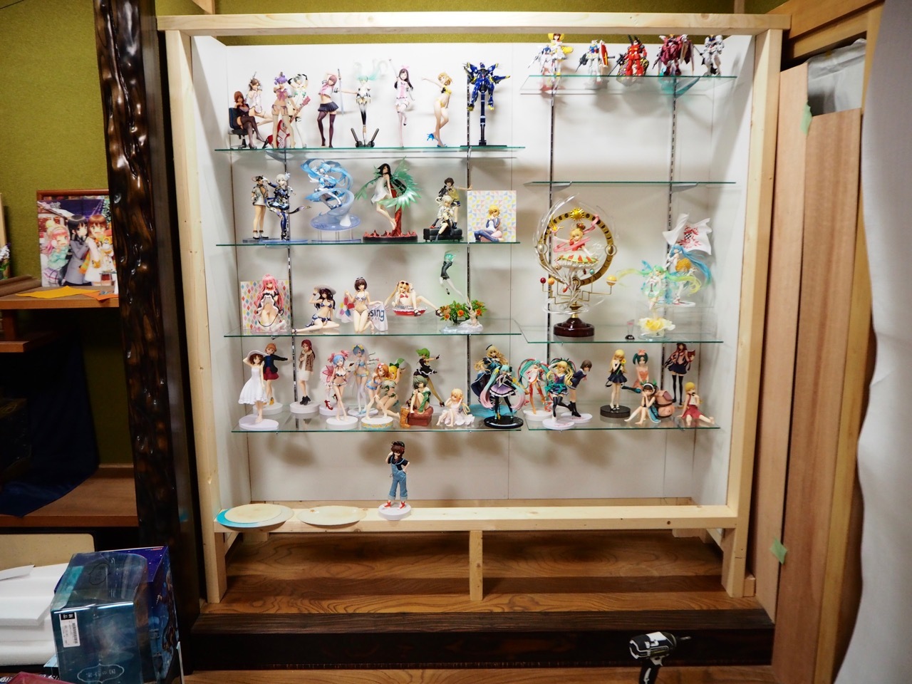 ガラスケース 4段両扉 コレクション フィギュア 棚 ショーケース 白