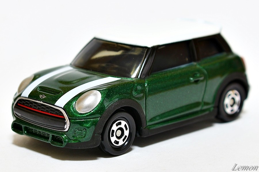 TOMICA トミカ ミニクーパー 緑⁄白色 輸出カラー 箱付き TOMICA トミカ