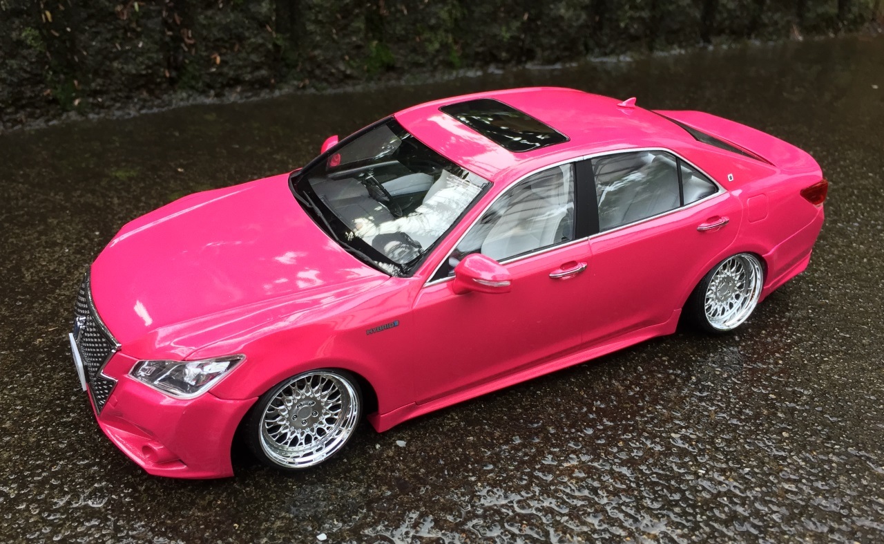 完成品車庫・アオシマプリペイントモデル・モモタロウなクラウン